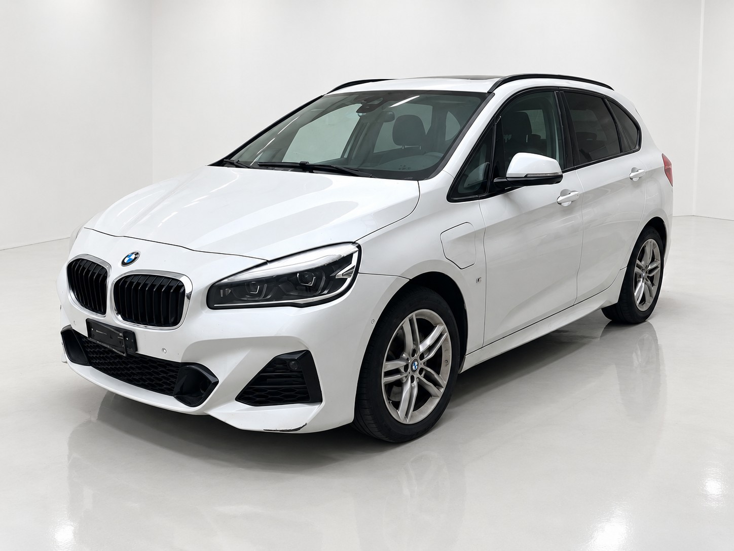 BMW 225xe iPerformance Active Tourer Steptronic M Sport-image-4
