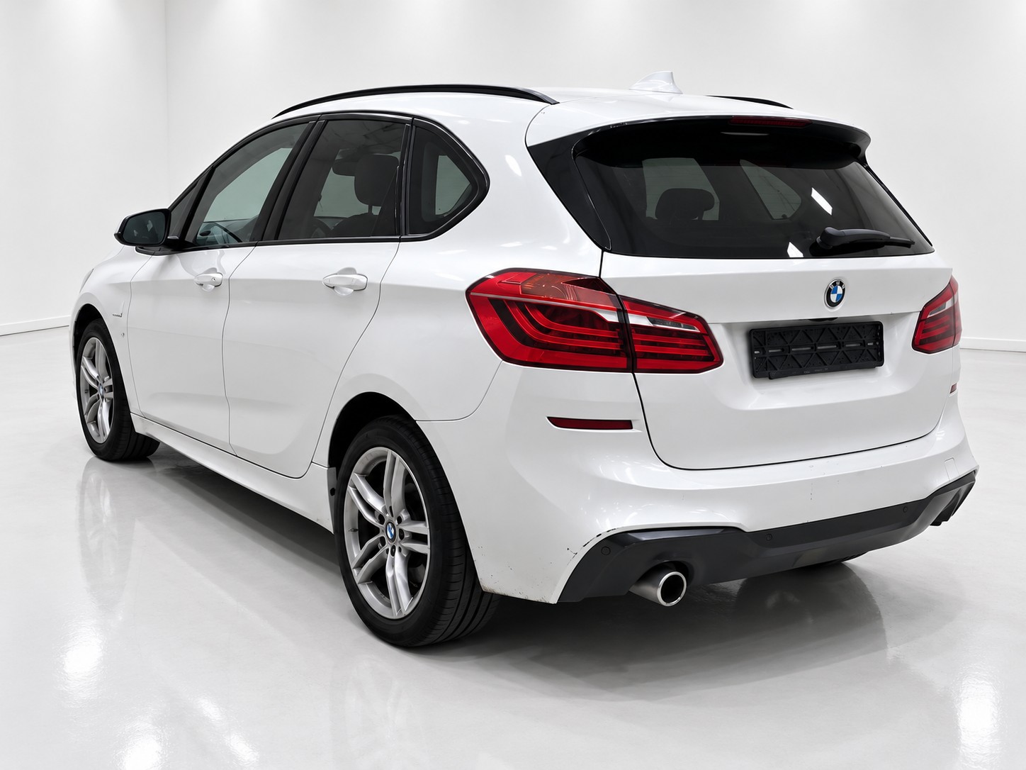BMW 225xe iPerformance Active Tourer Steptronic M Sport-image-3
