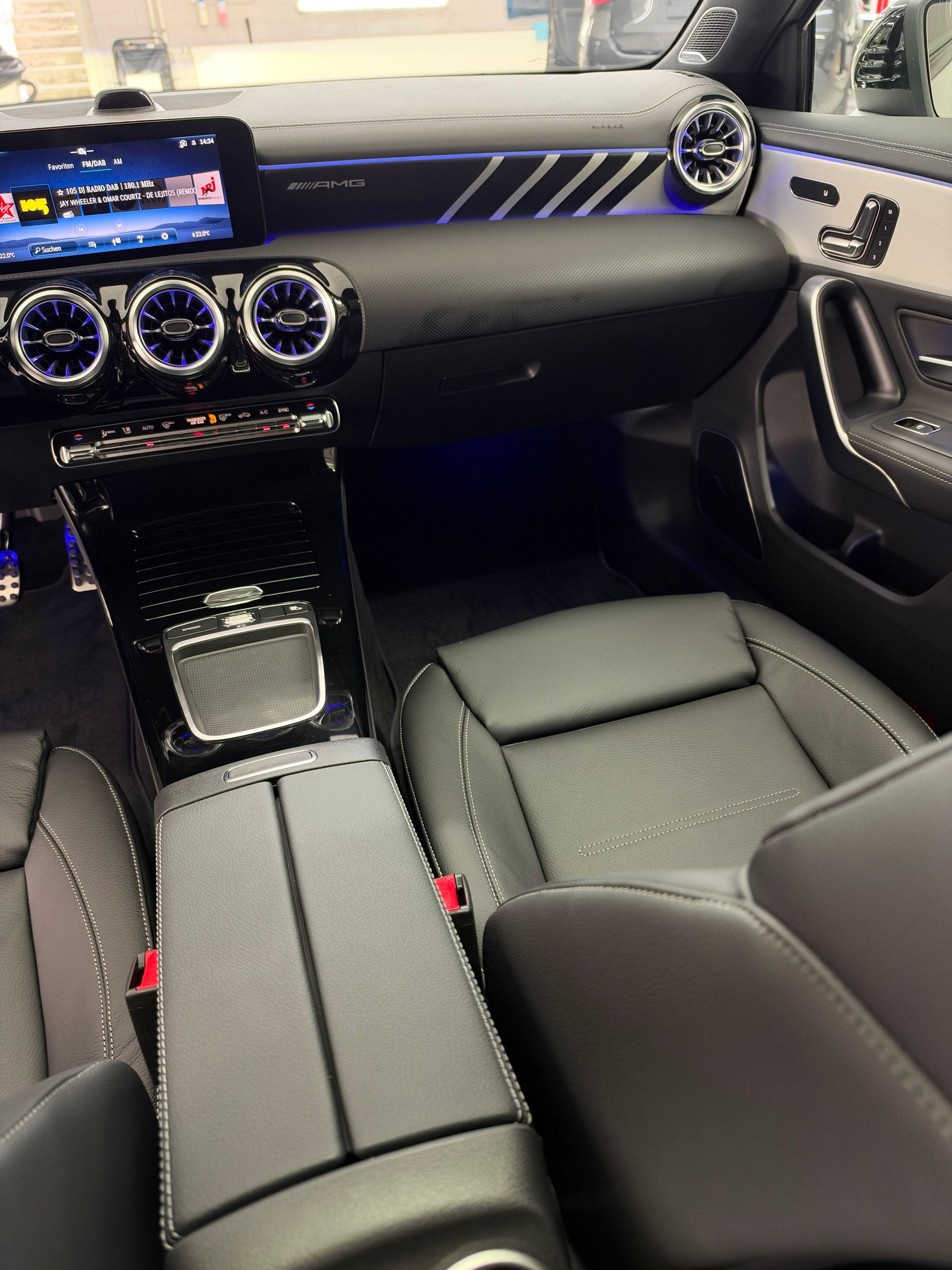 MERCEDES-BENZ A AMG 35 4Matic-image-15
