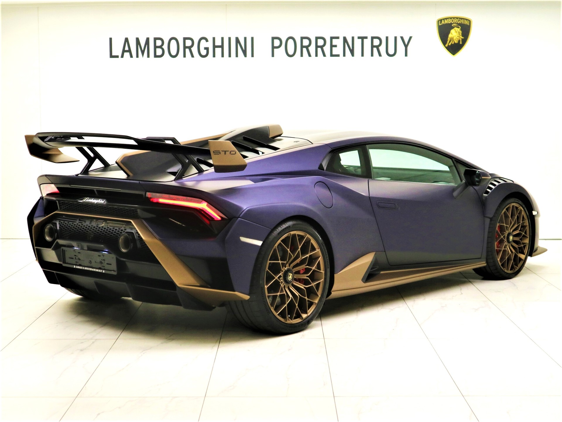 LAMBORGHINI Huracan STO Coupé DCT RWD-image-2