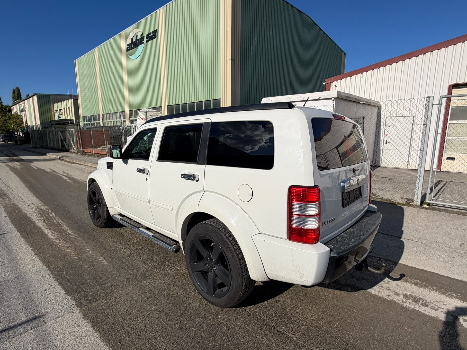 DODGE Nitro 2.8 CRD SXT-image-5