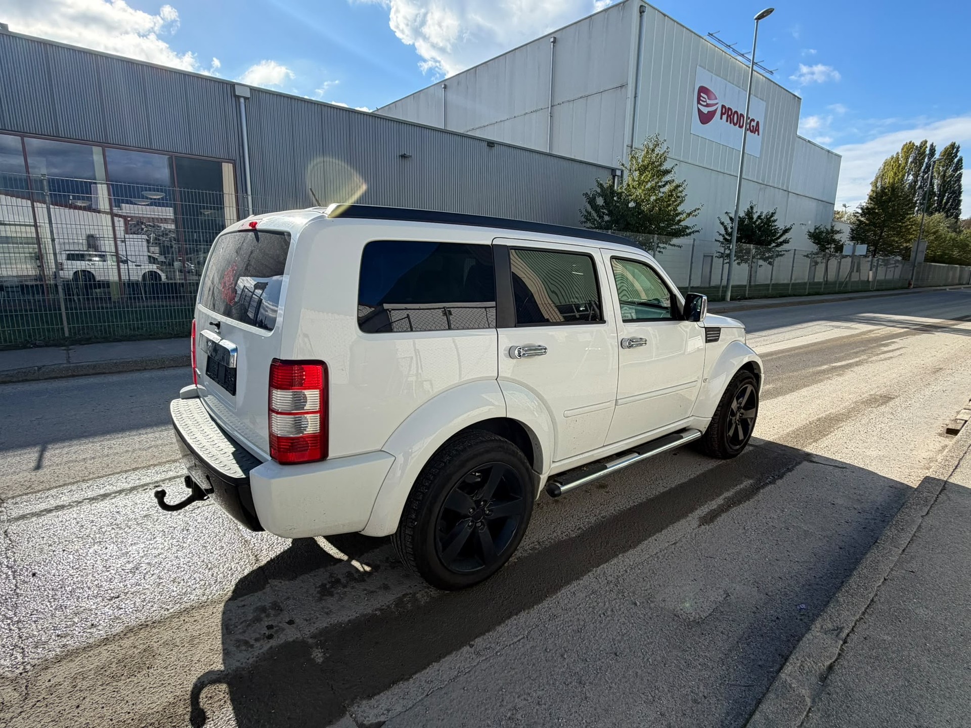 DODGE Nitro 2.8 CRD SXT-image-4