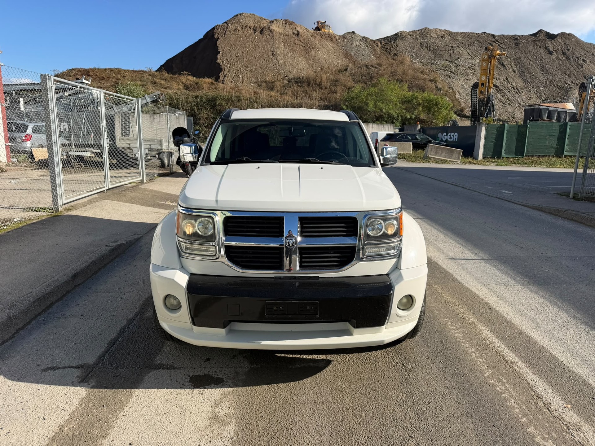 DODGE Nitro 2.8 CRD SXT-image-0