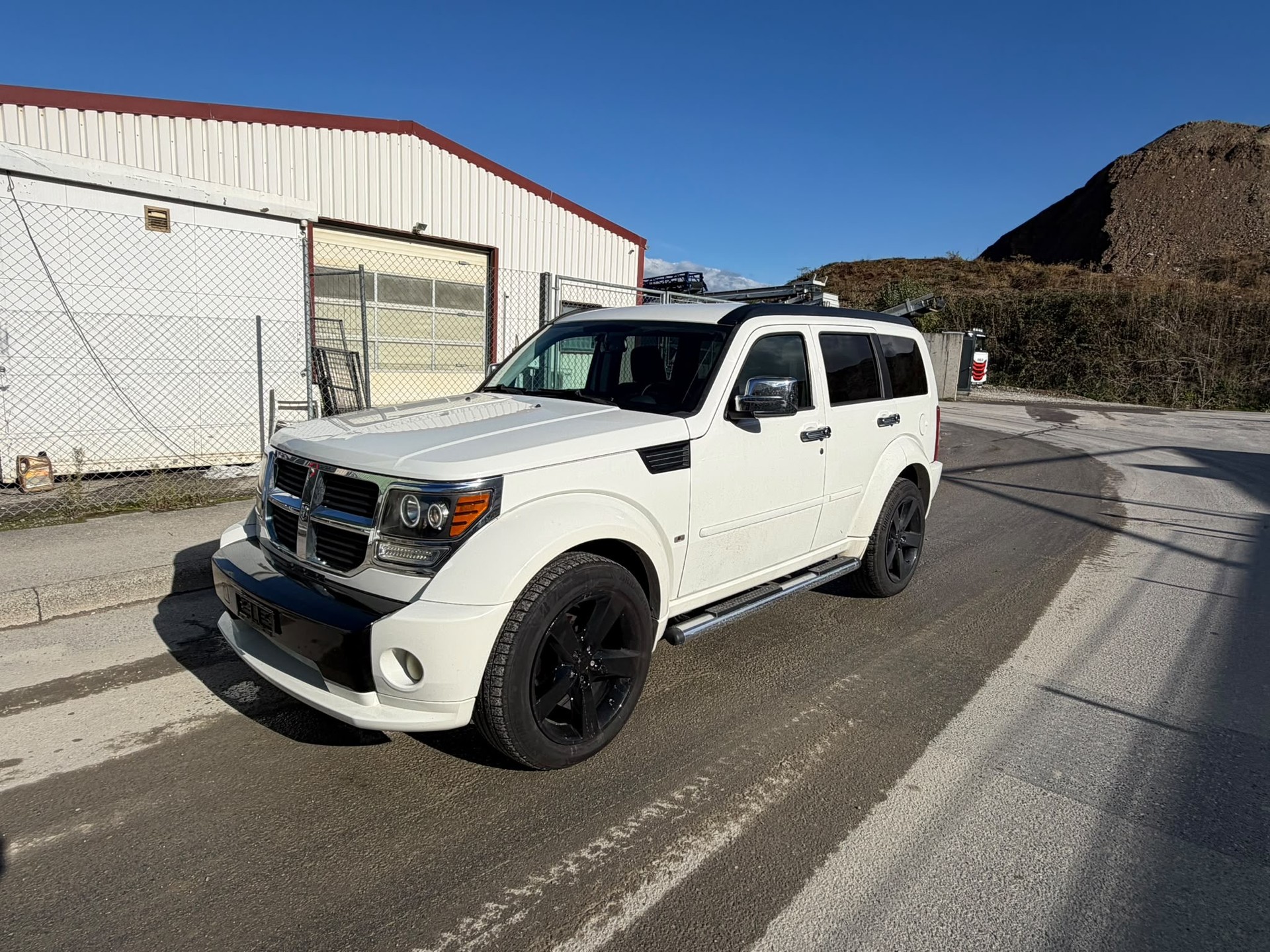 DODGE Nitro 2.8 CRD SXT-image-2