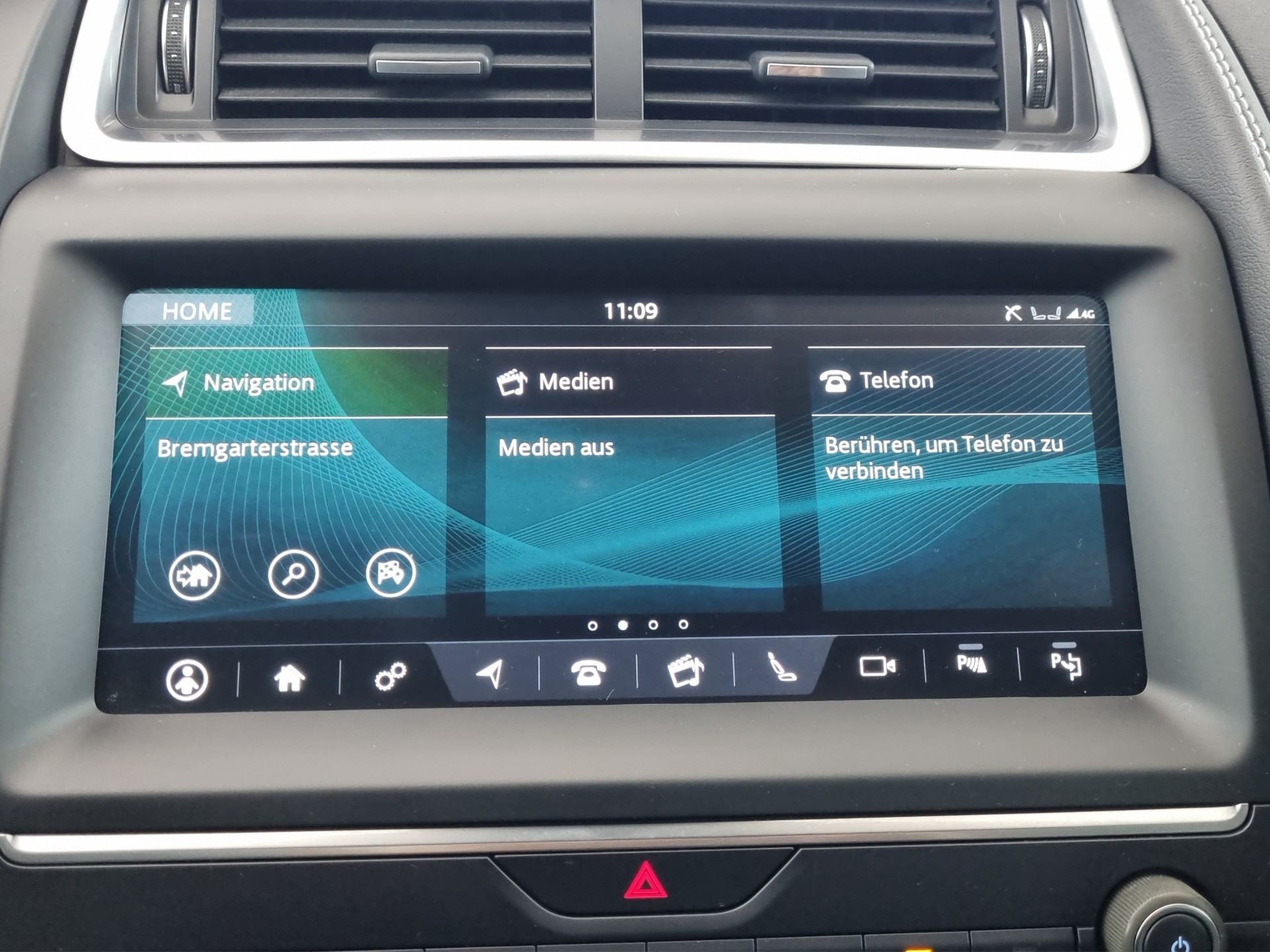 JAGUAR E-Pace 2.0 T 250 AWD-image-13