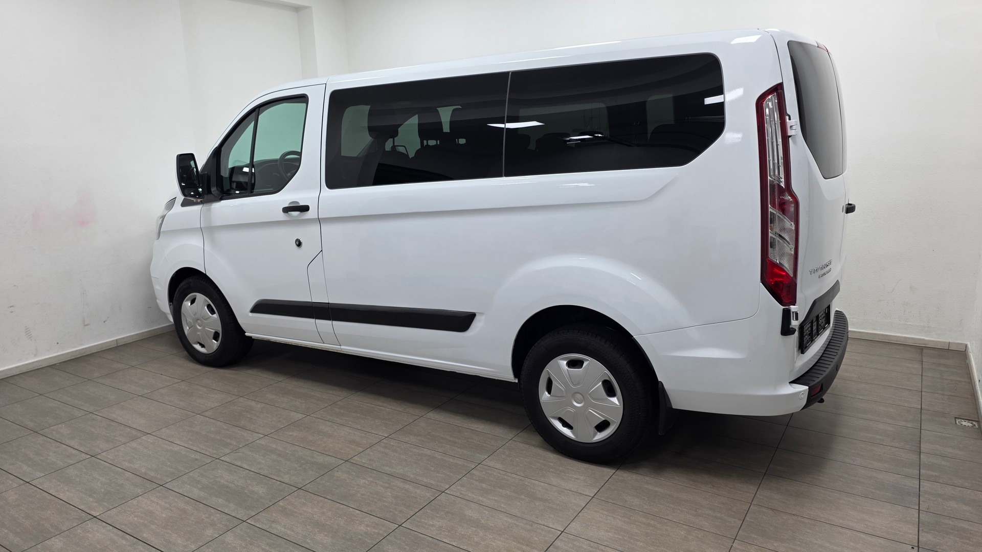 FORD Transit Custom 320 L1H1 Trend A-image-5