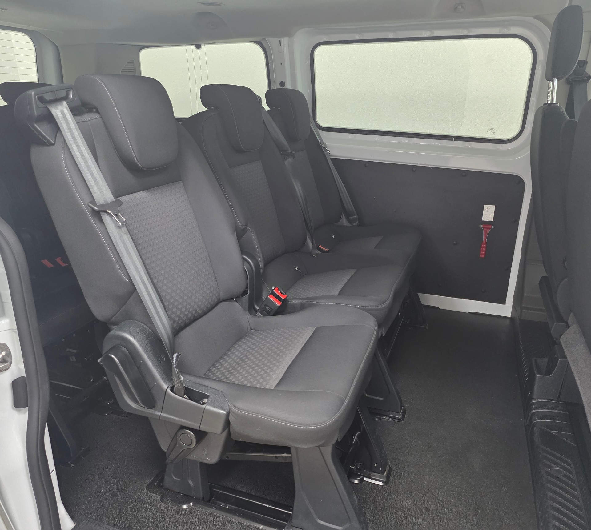 FORD Transit Custom 320 L1H1 Trend A-image-12