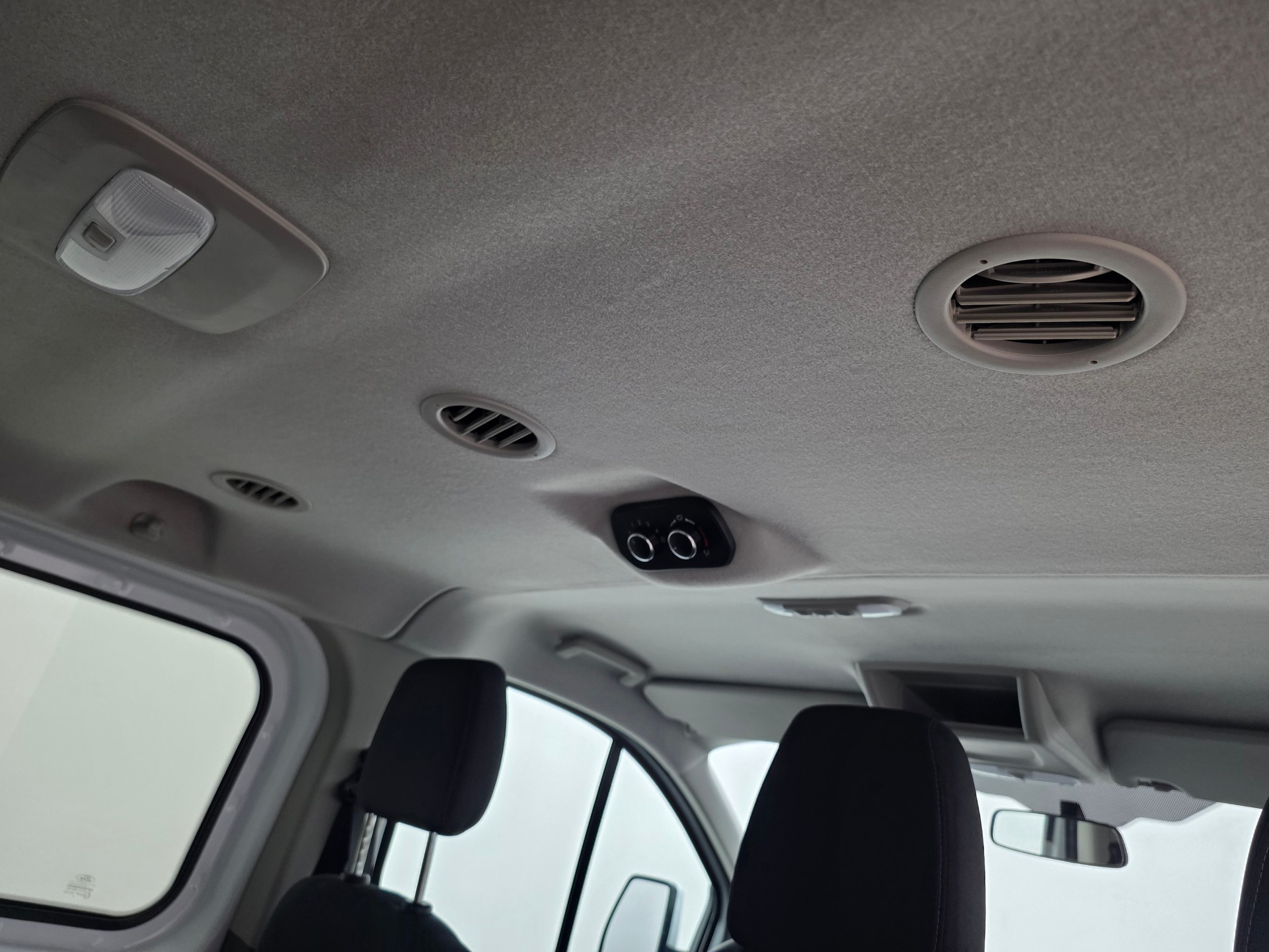 FORD Transit Custom 320 L1H1 Trend A-image-14
