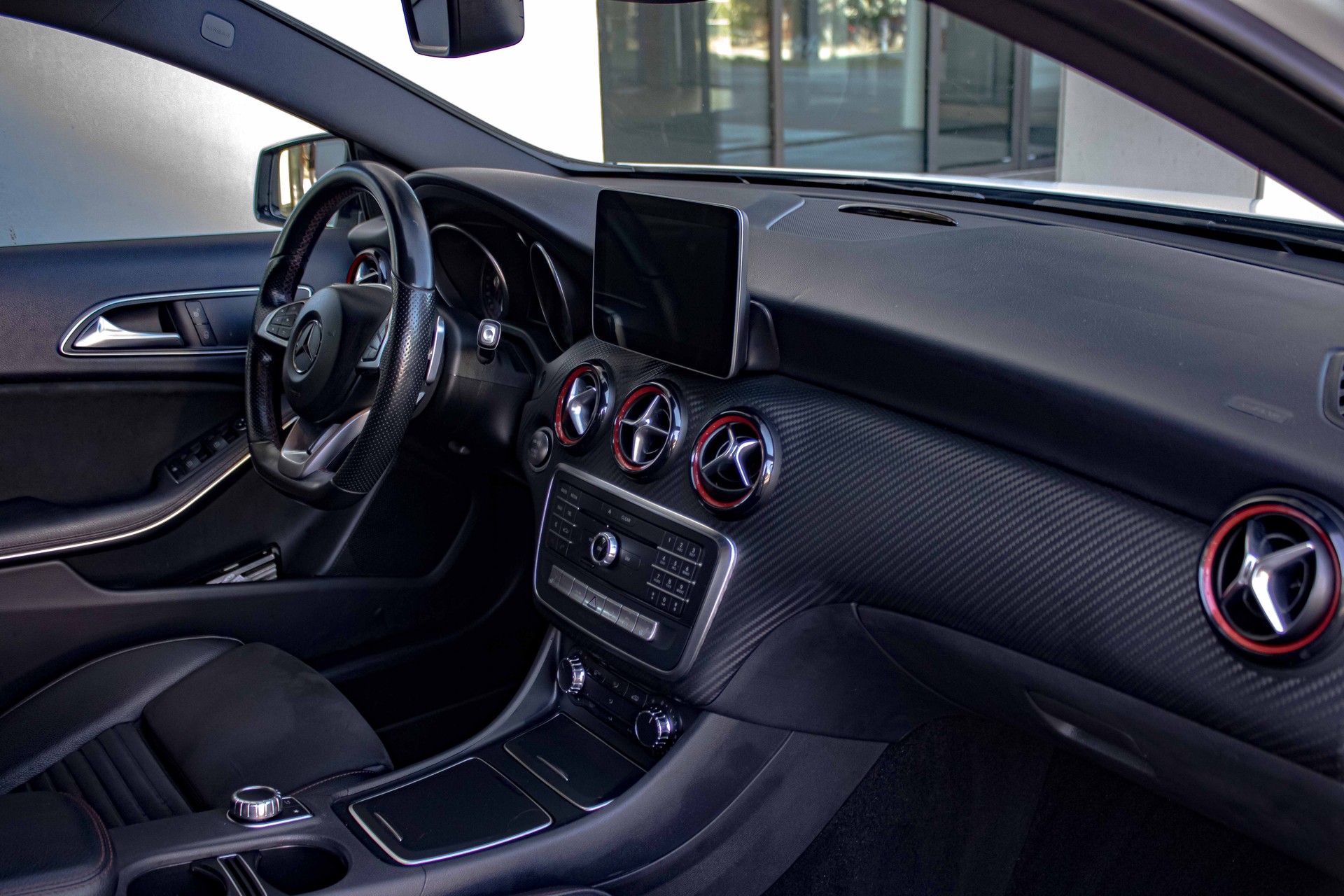MERCEDES-BENZ A 250 Sport AMG Line 4Matic 7G-DCT-image-17