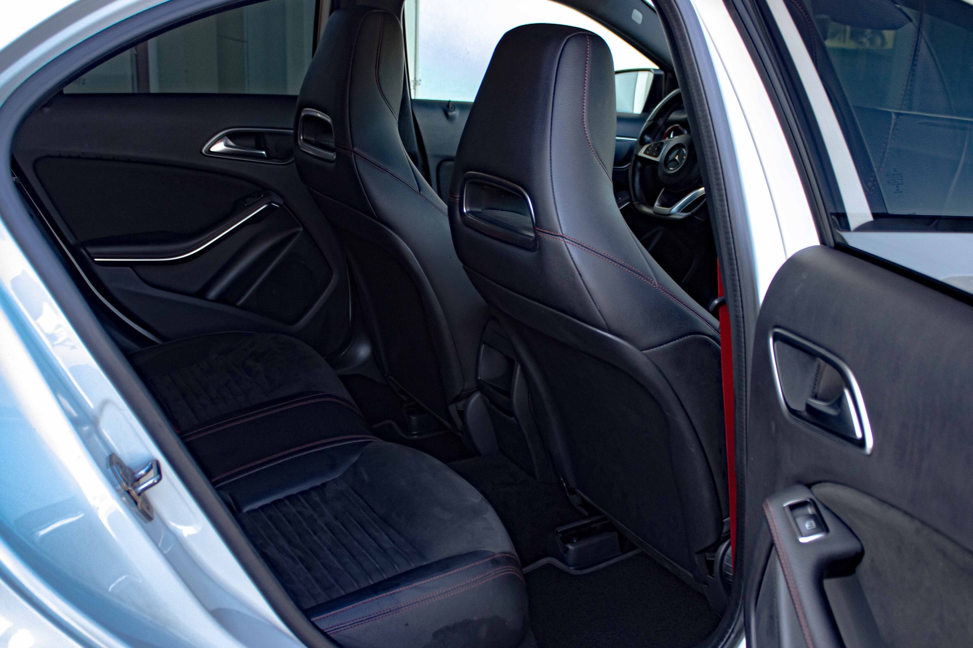MERCEDES-BENZ A 250 Sport AMG Line 4Matic 7G-DCT-image-11