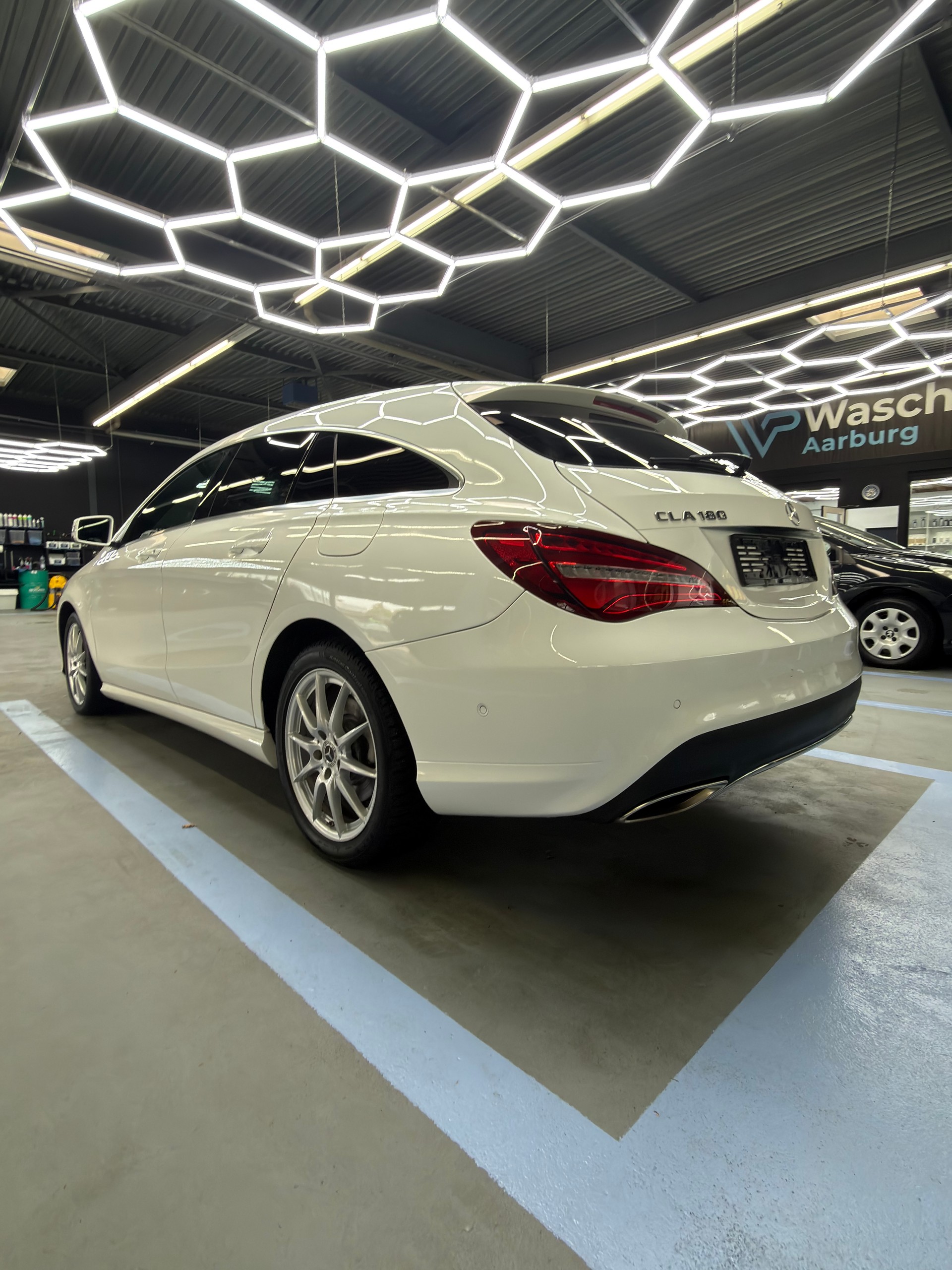 MERCEDES-BENZ CLA Shooting Brake 180-image-3