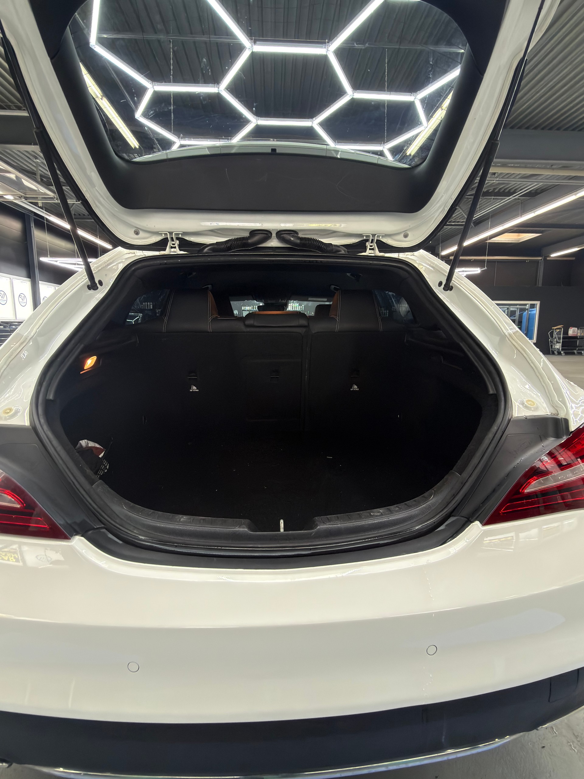 MERCEDES-BENZ CLA Shooting Brake 180-image-10