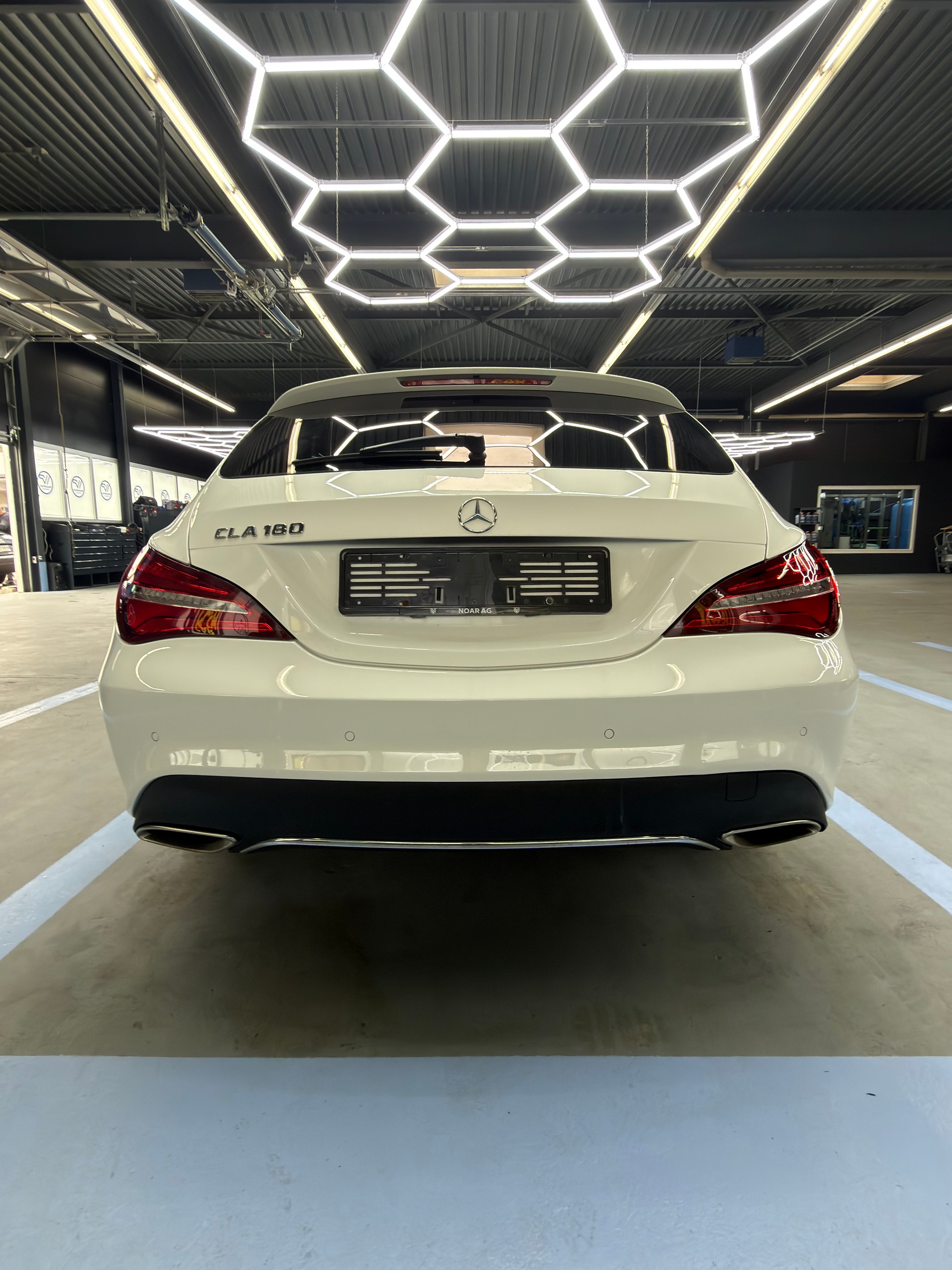 MERCEDES-BENZ CLA Shooting Brake 180-image-4