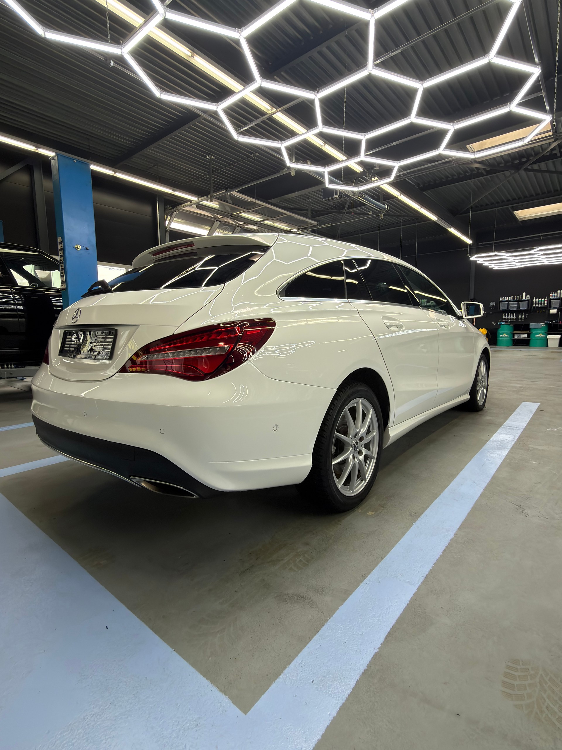 MERCEDES-BENZ CLA Shooting Brake 180-image-5