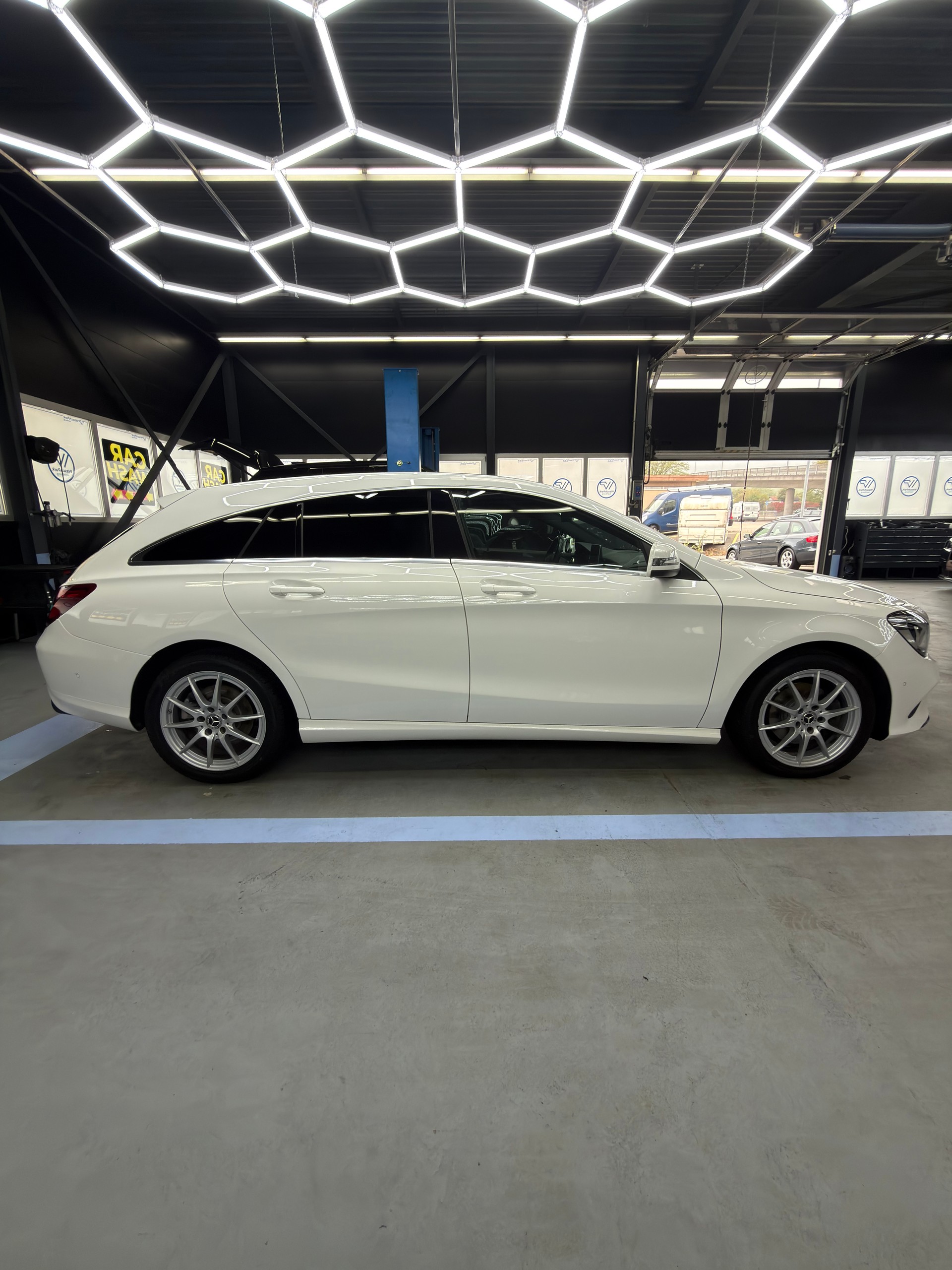 MERCEDES-BENZ CLA Shooting Brake 180-image-6