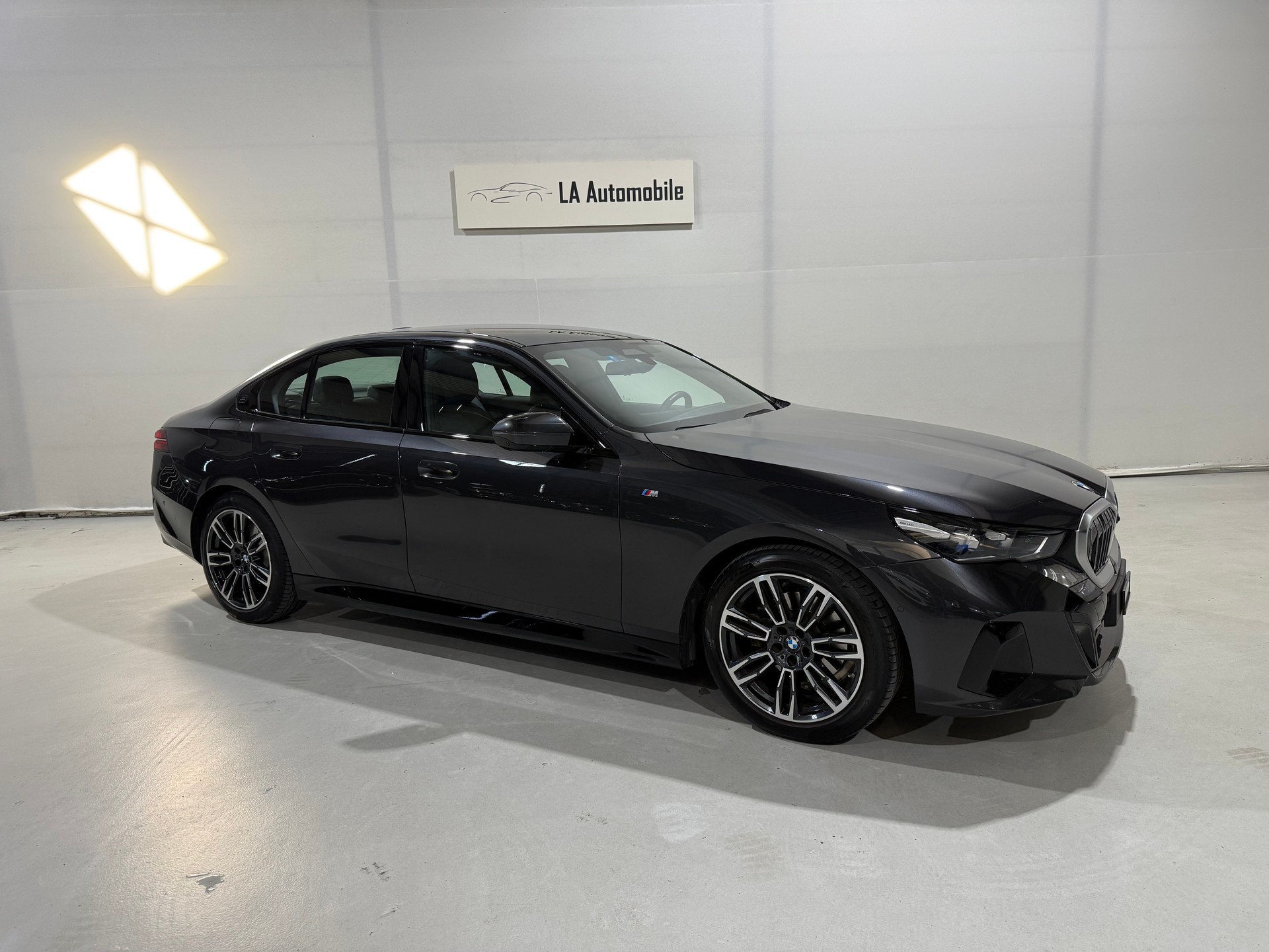 BMW 520d xDrive 48V M Sport Steptronic CH-Fahrzeug-image-5