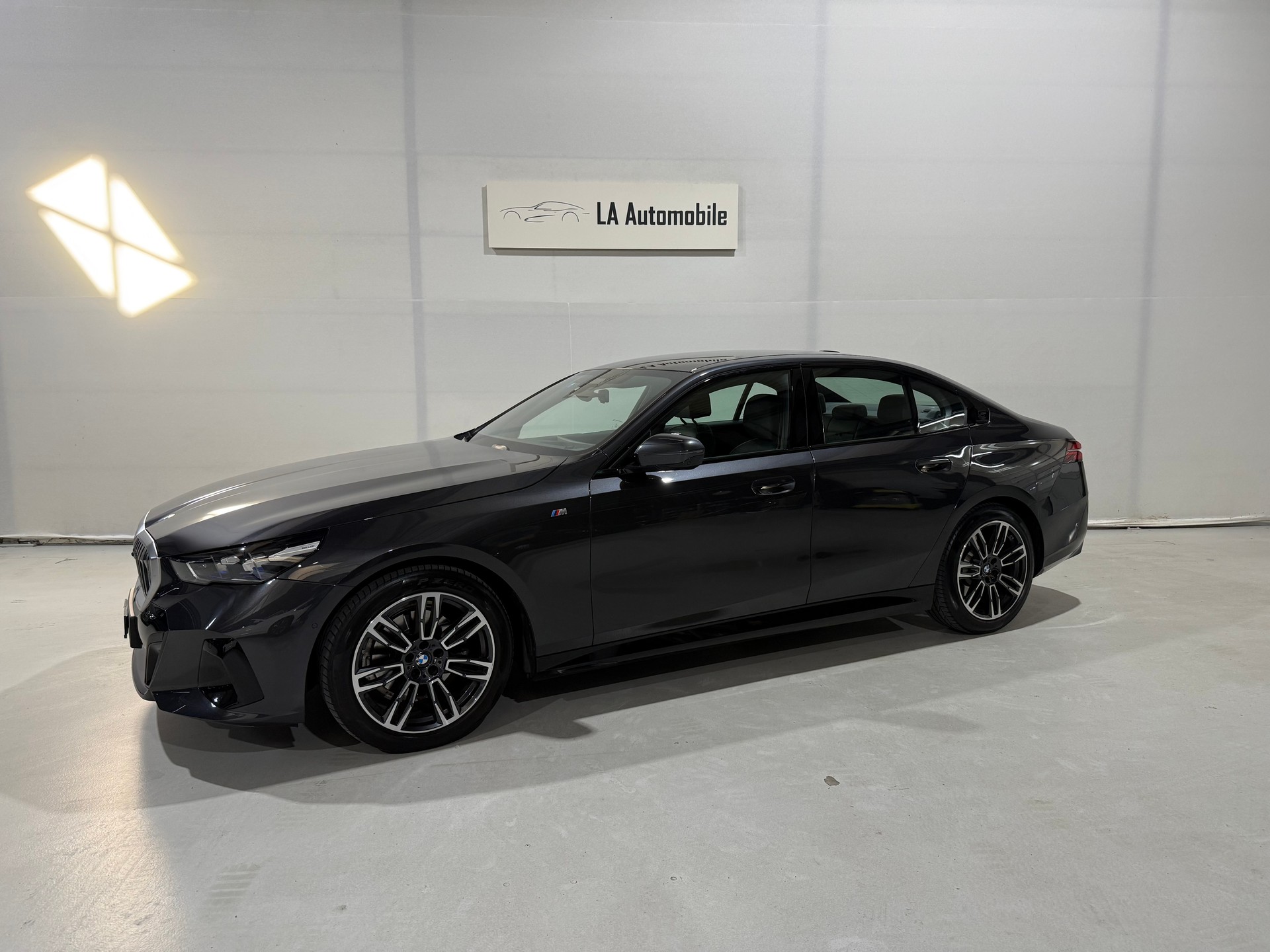 BMW 520d xDrive 48V M Sport Steptronic CH-Fahrzeug-image-1