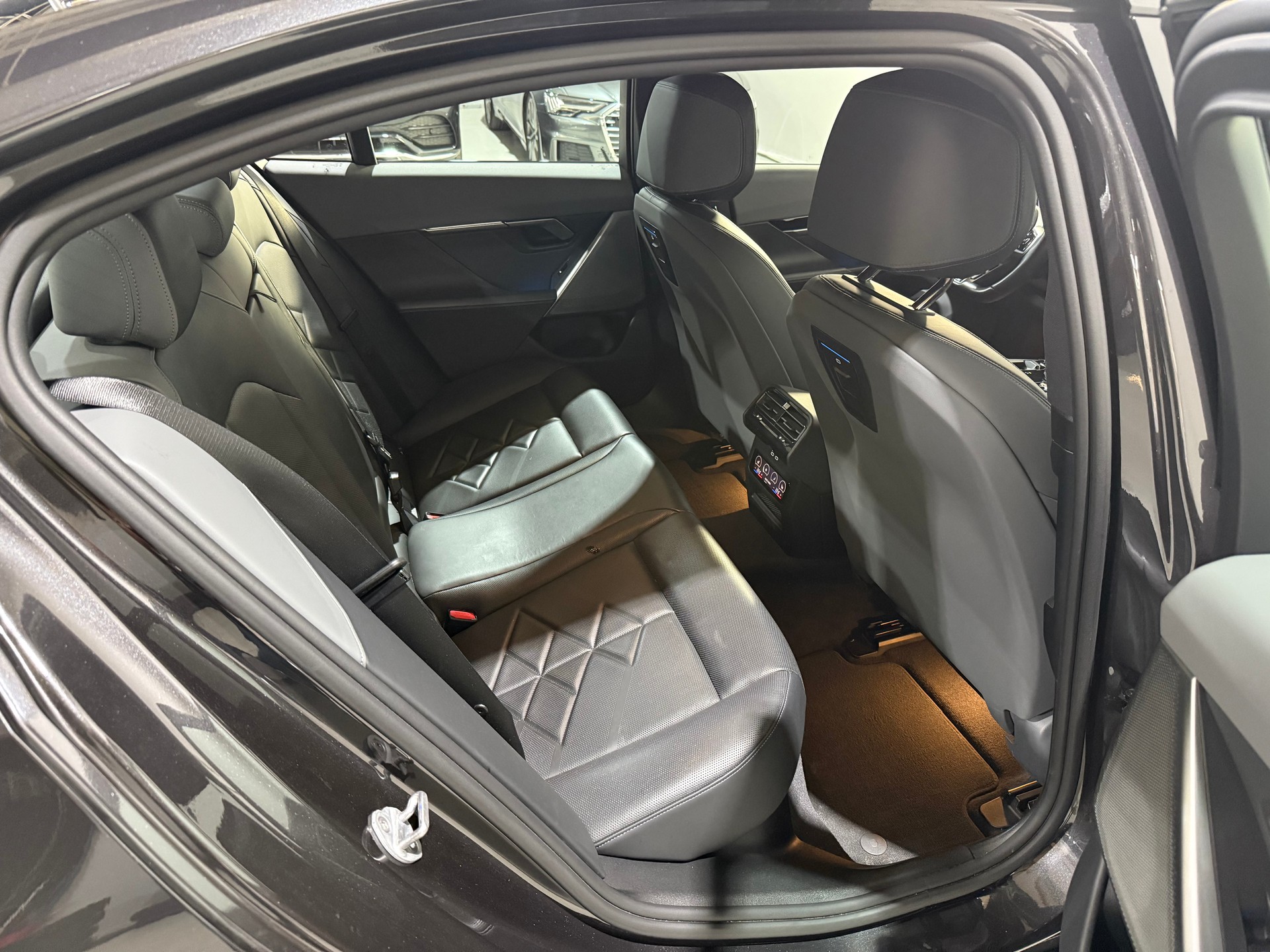 BMW 520d xDrive 48V M Sport Steptronic CH-Fahrzeug-image-14