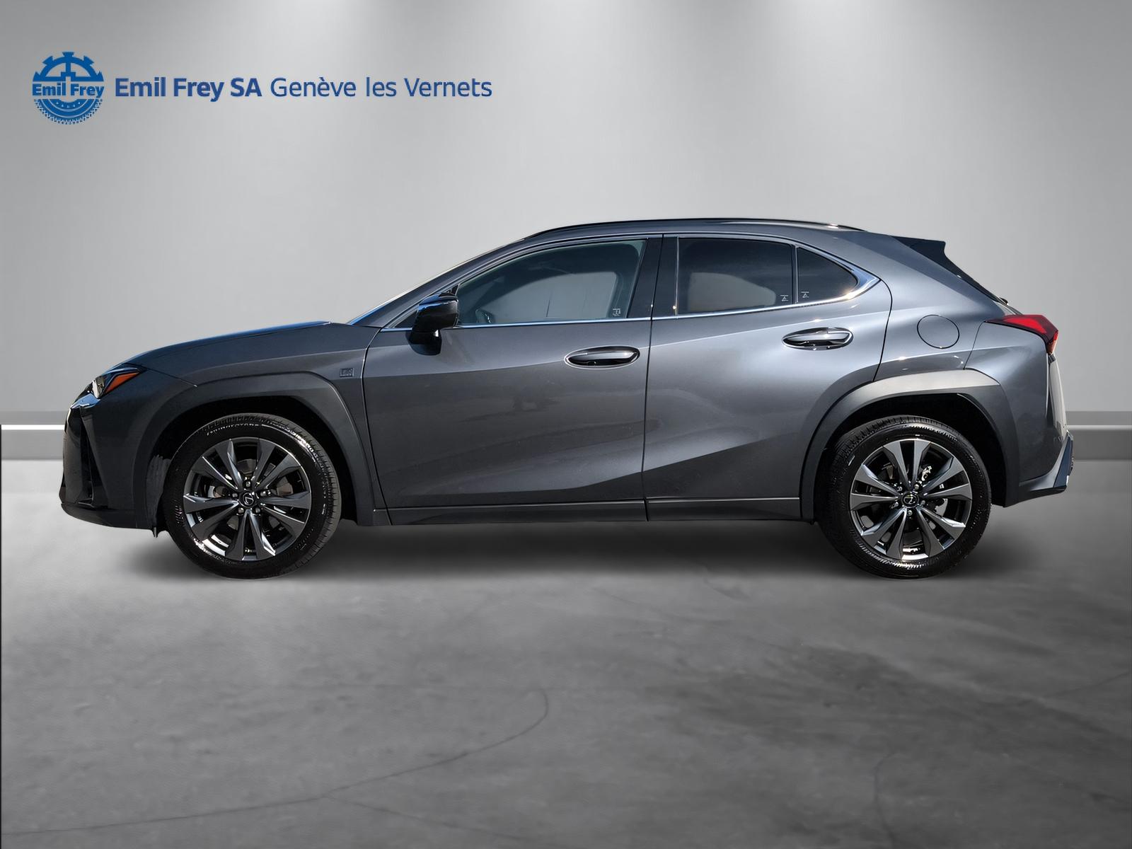 LEXUS UX 300h F-Line-image-4