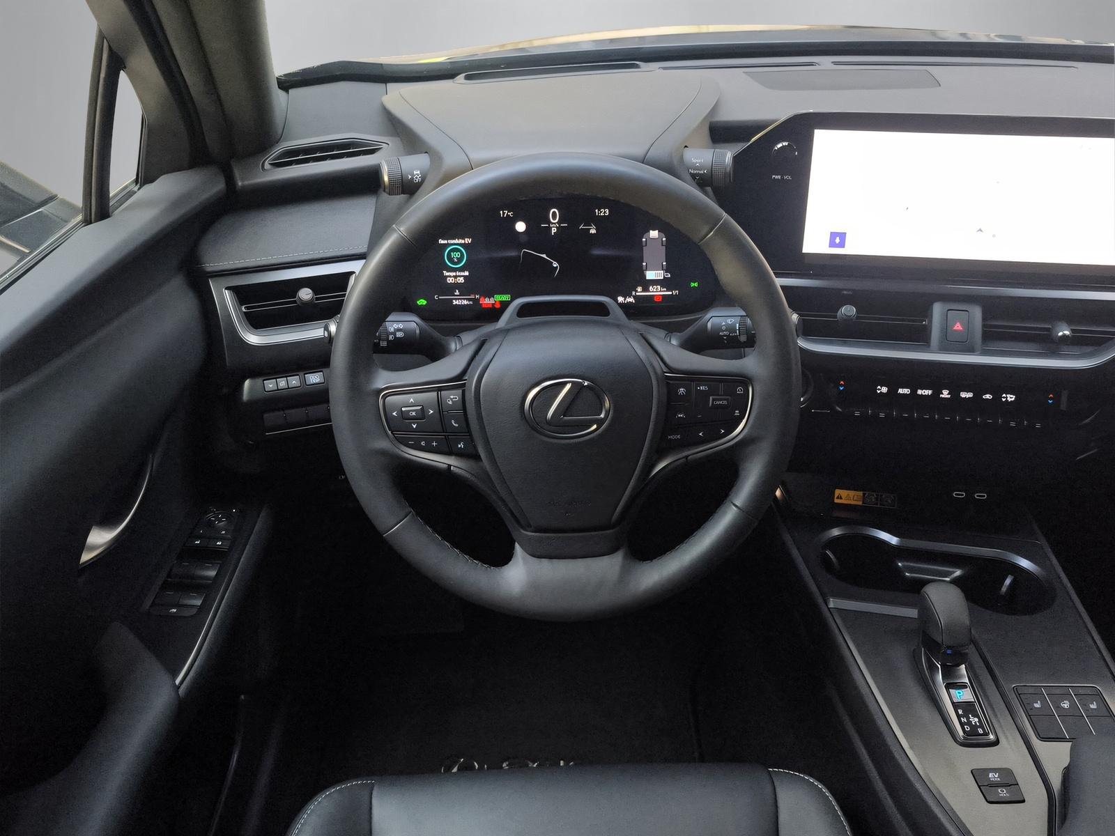 LEXUS UX 300h F-Line-image-5