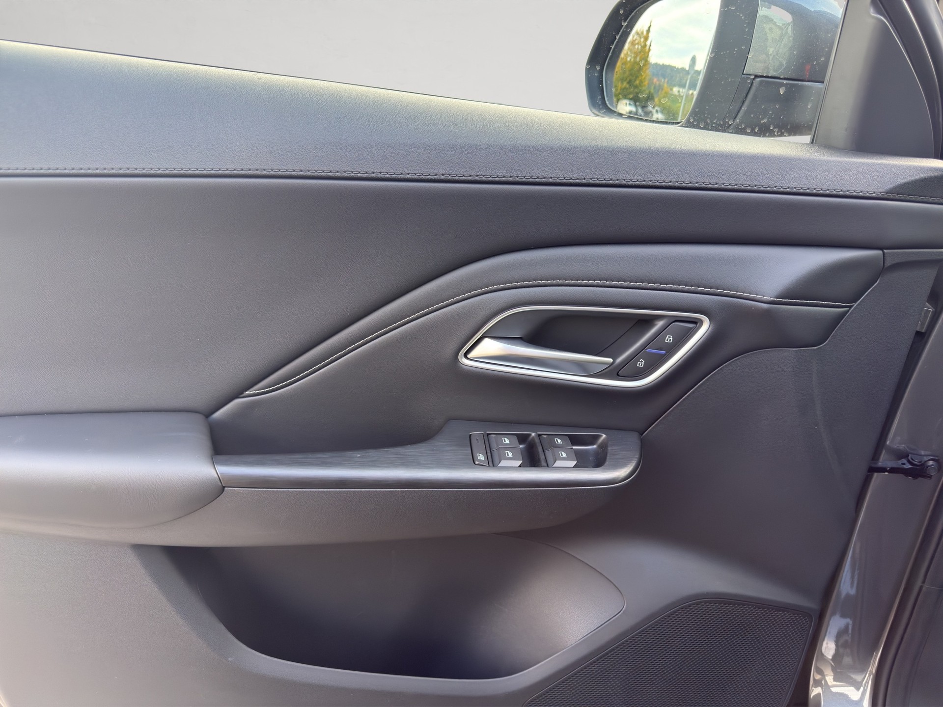MG ZS 1.5 HEV Luxury-image-18