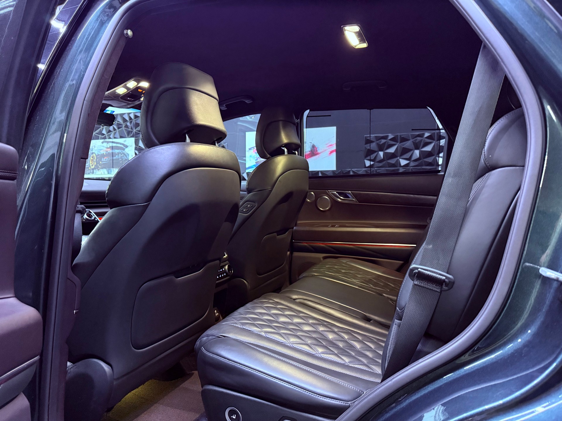 GENESIS GV80 3.0 CRDI Luxus 7 Seater AT8 AWD-image-25