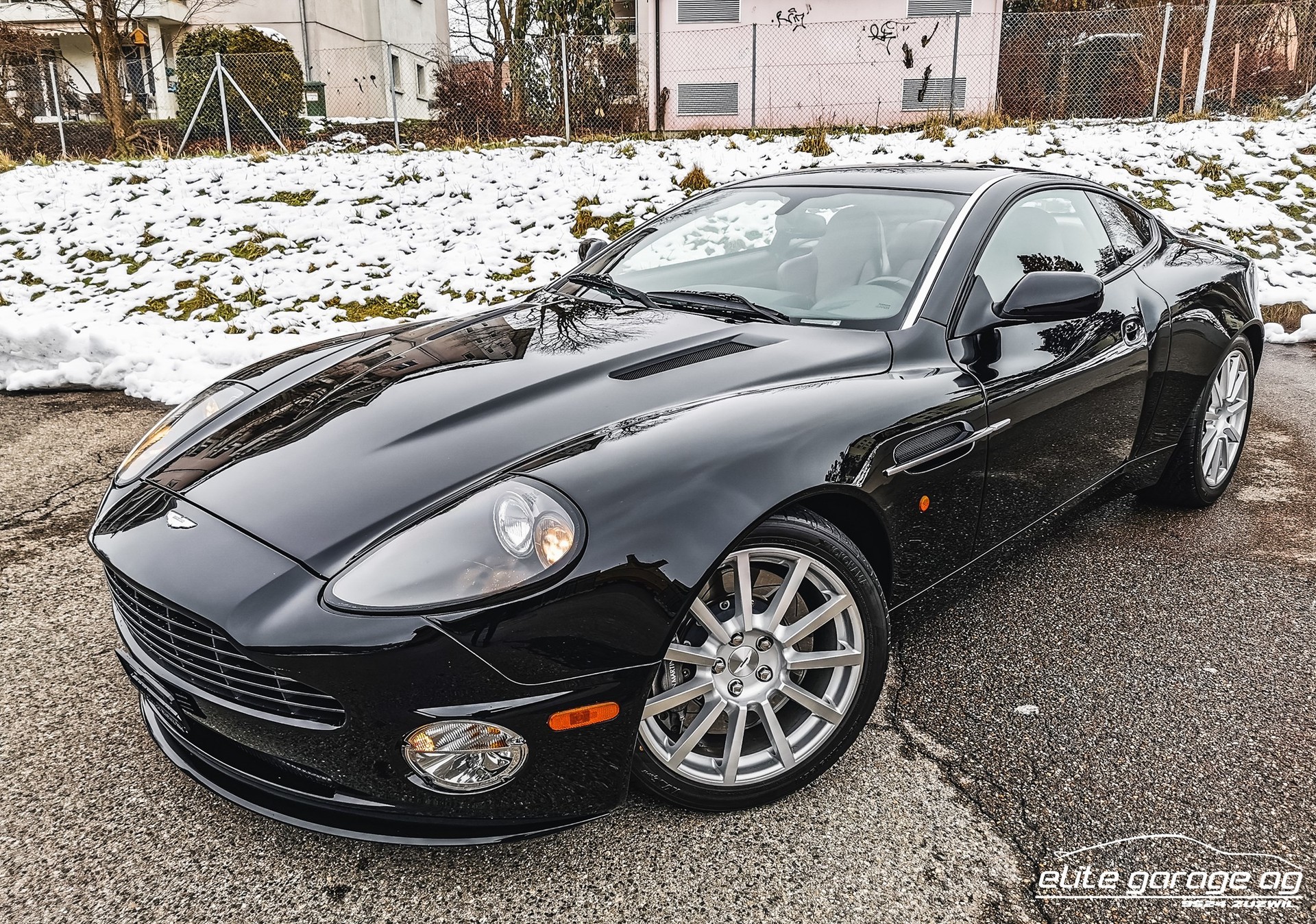 ASTON MARTIN Vanquish V12 S 5.9-48-image-3