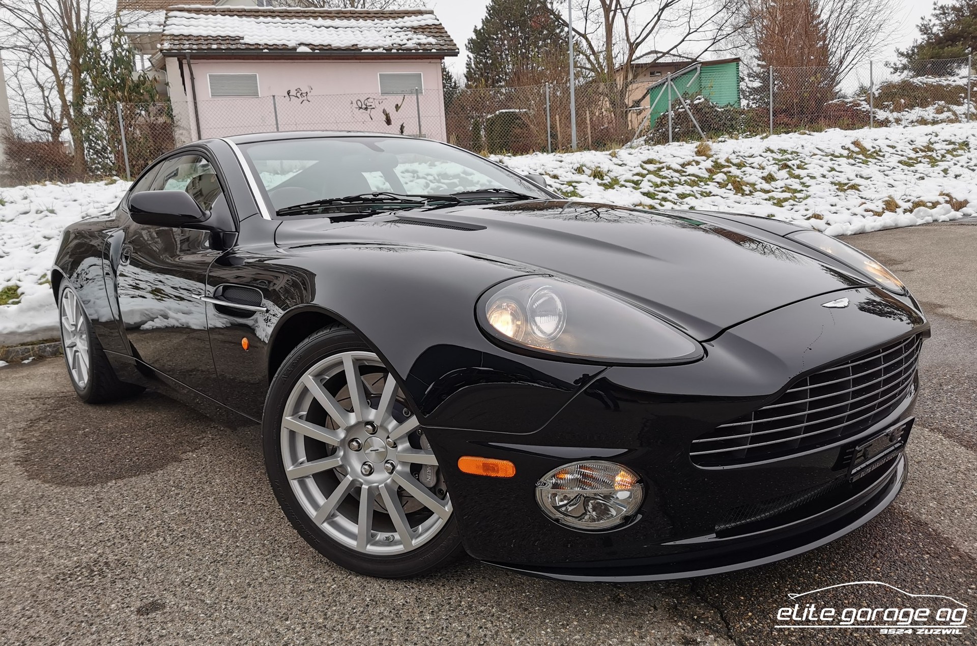 ASTON MARTIN Vanquish V12 S 5.9-48-image-1
