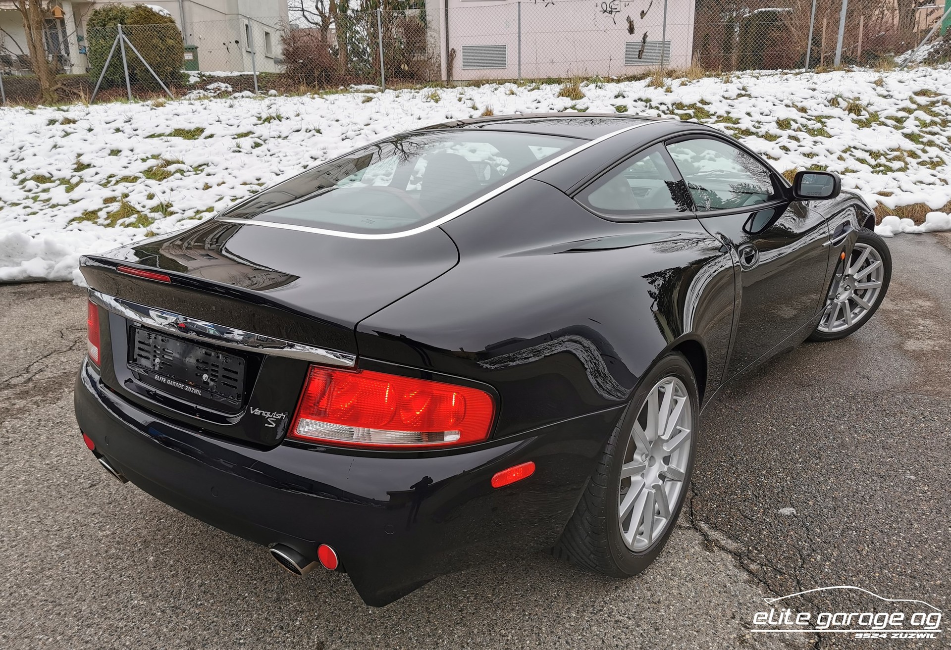 ASTON MARTIN Vanquish V12 S 5.9-48-image-5