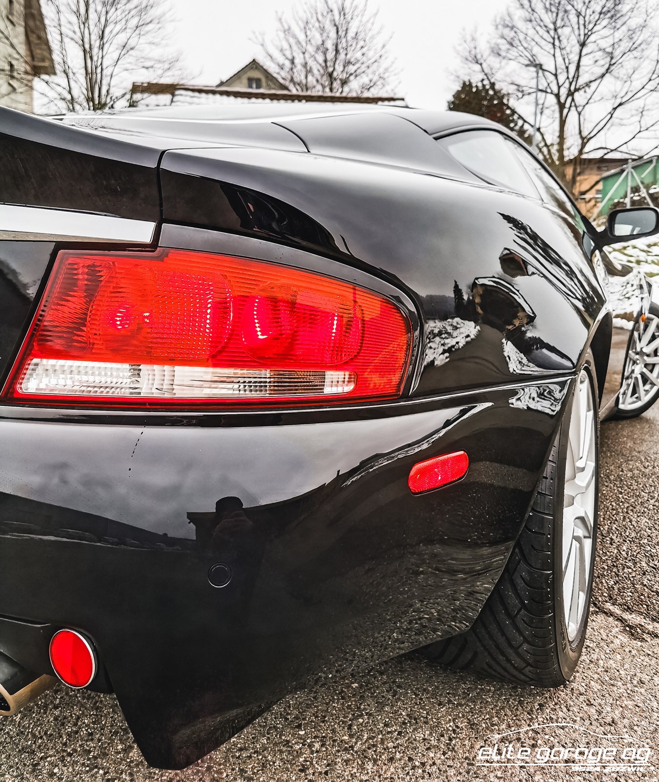 ASTON MARTIN Vanquish V12 S 5.9-48-image-8