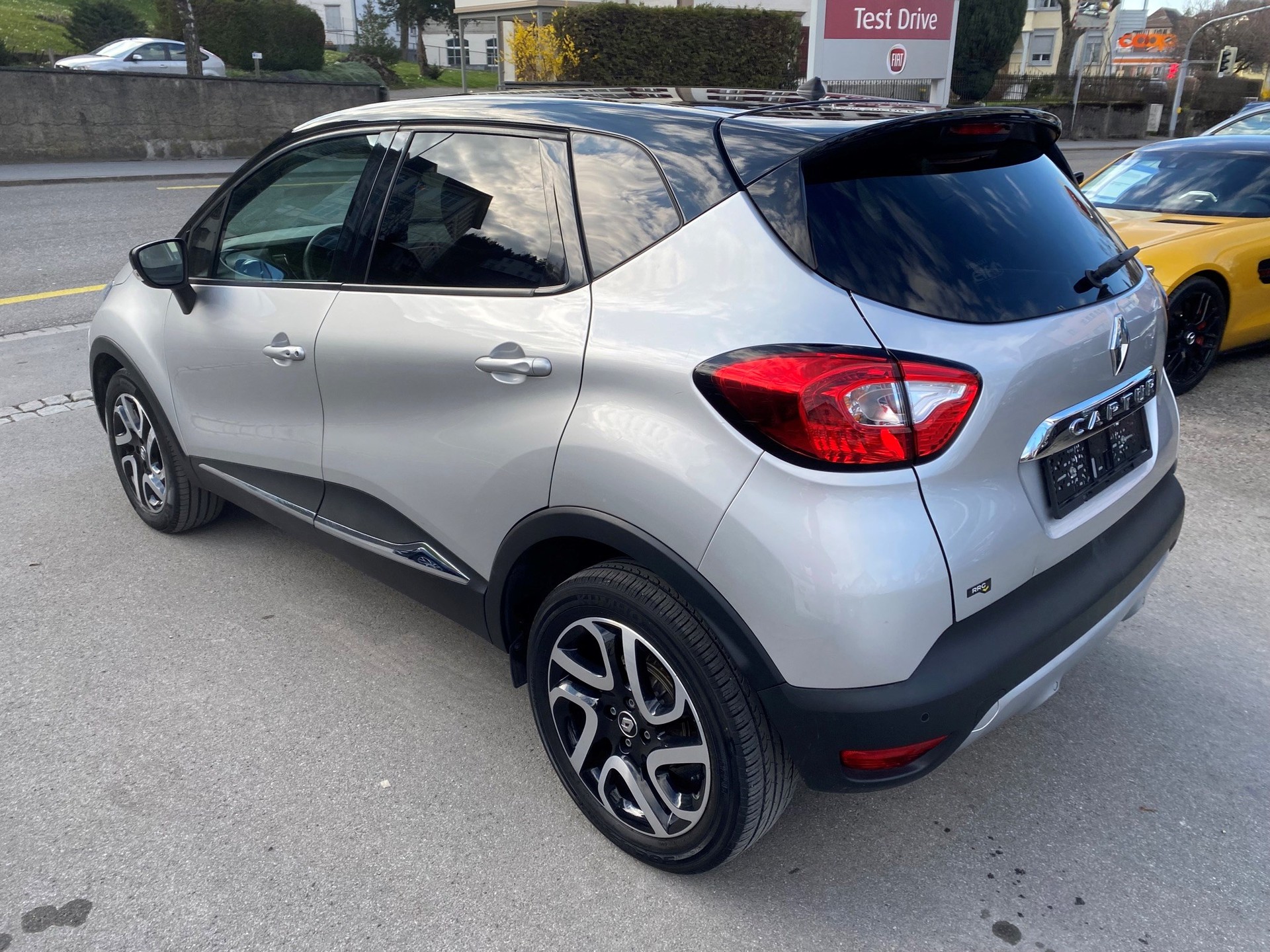 RENAULT Captur 1.2 T 16V Intens EDC-image-3