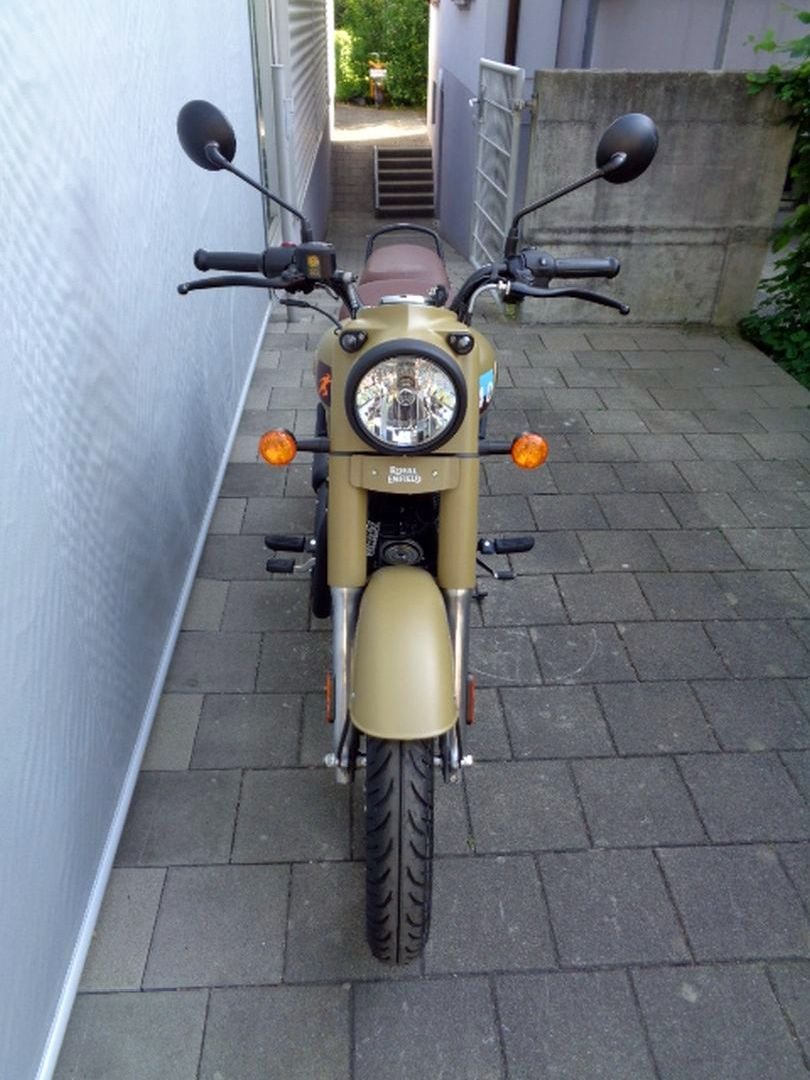 ROYAL ENFIELD CLASSIC 350 E5-showroom-element-3