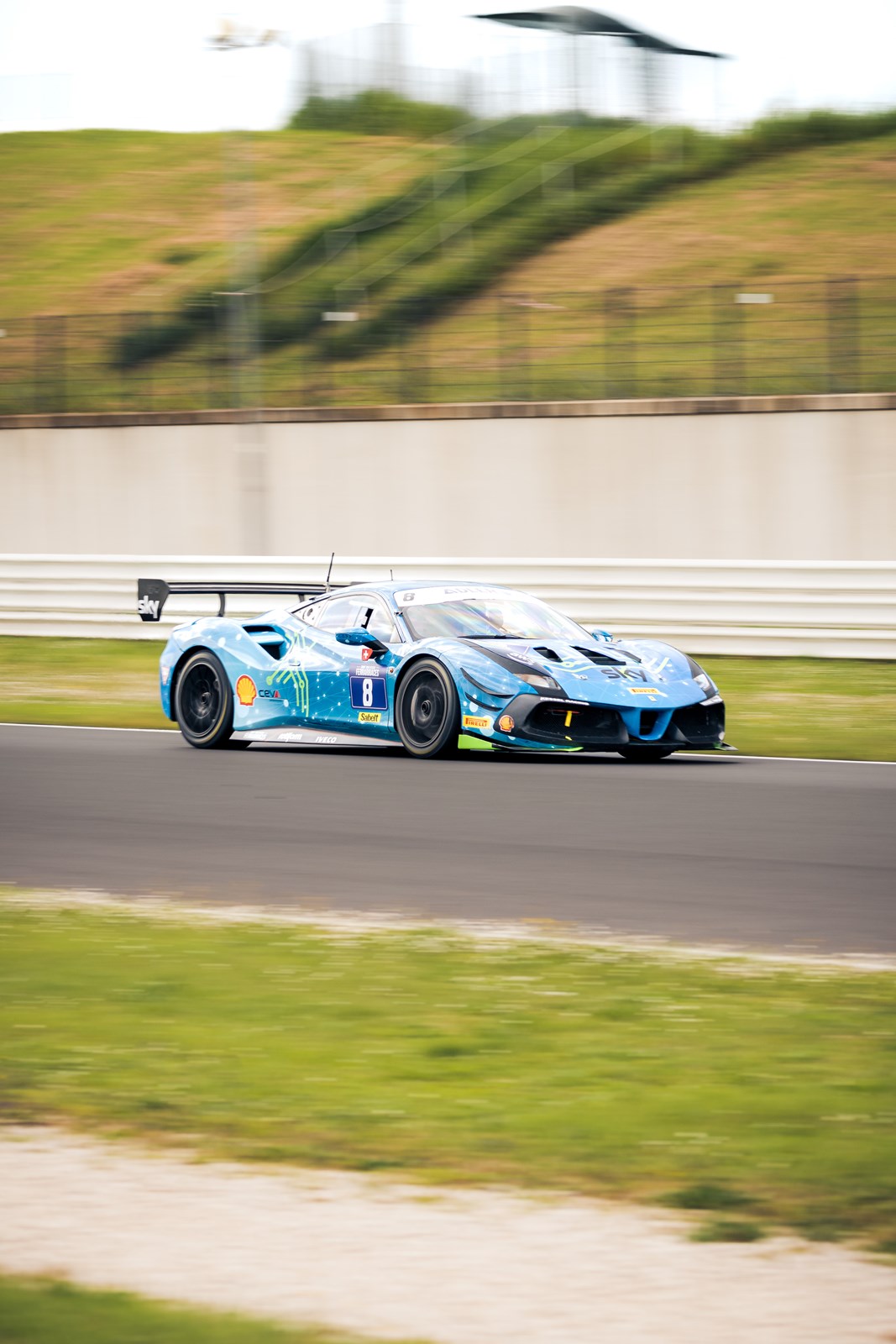 FERRARI 488 Challenge EVO-image-1