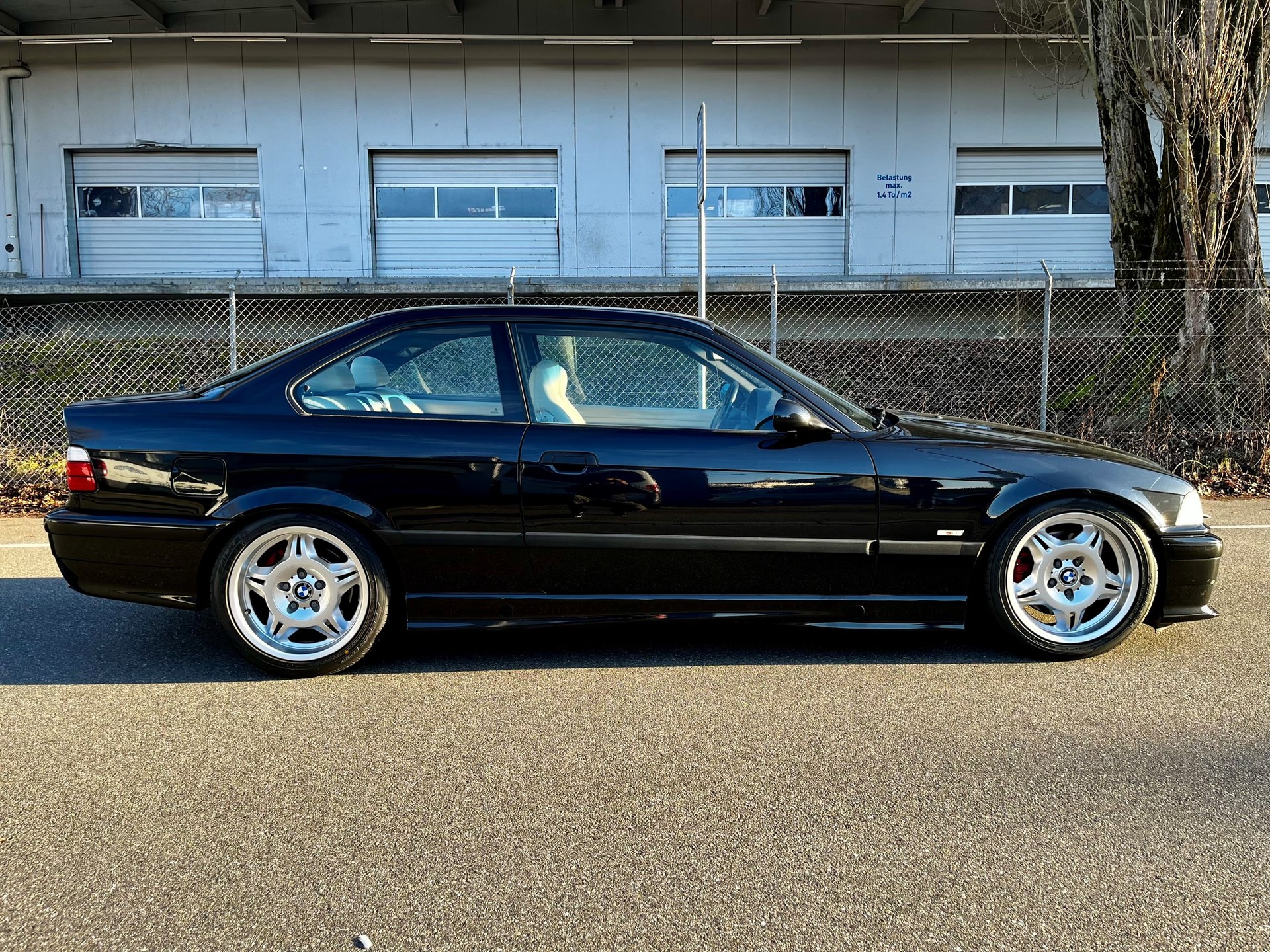 BMW M3-image-2