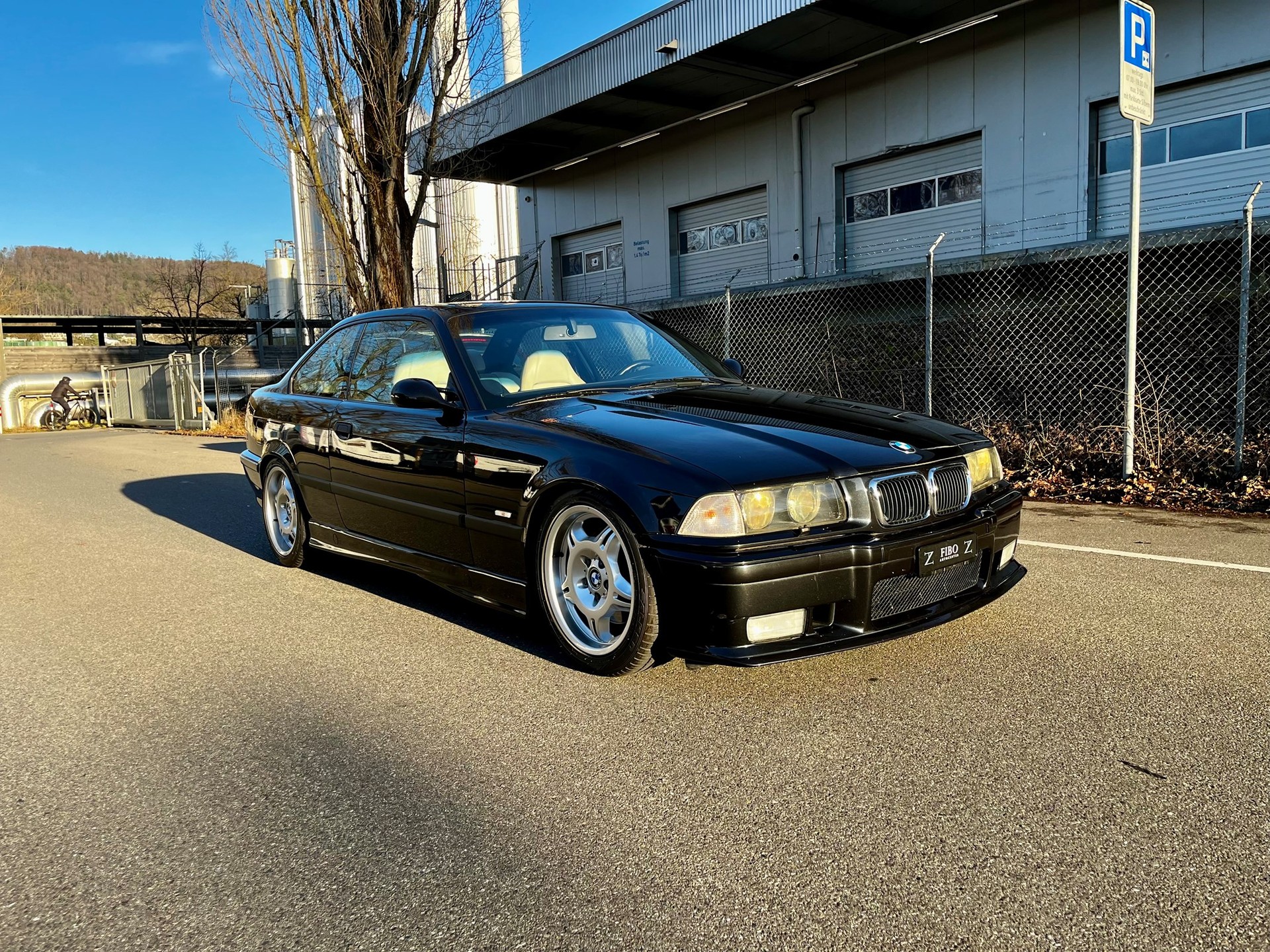 BMW M3-image-3