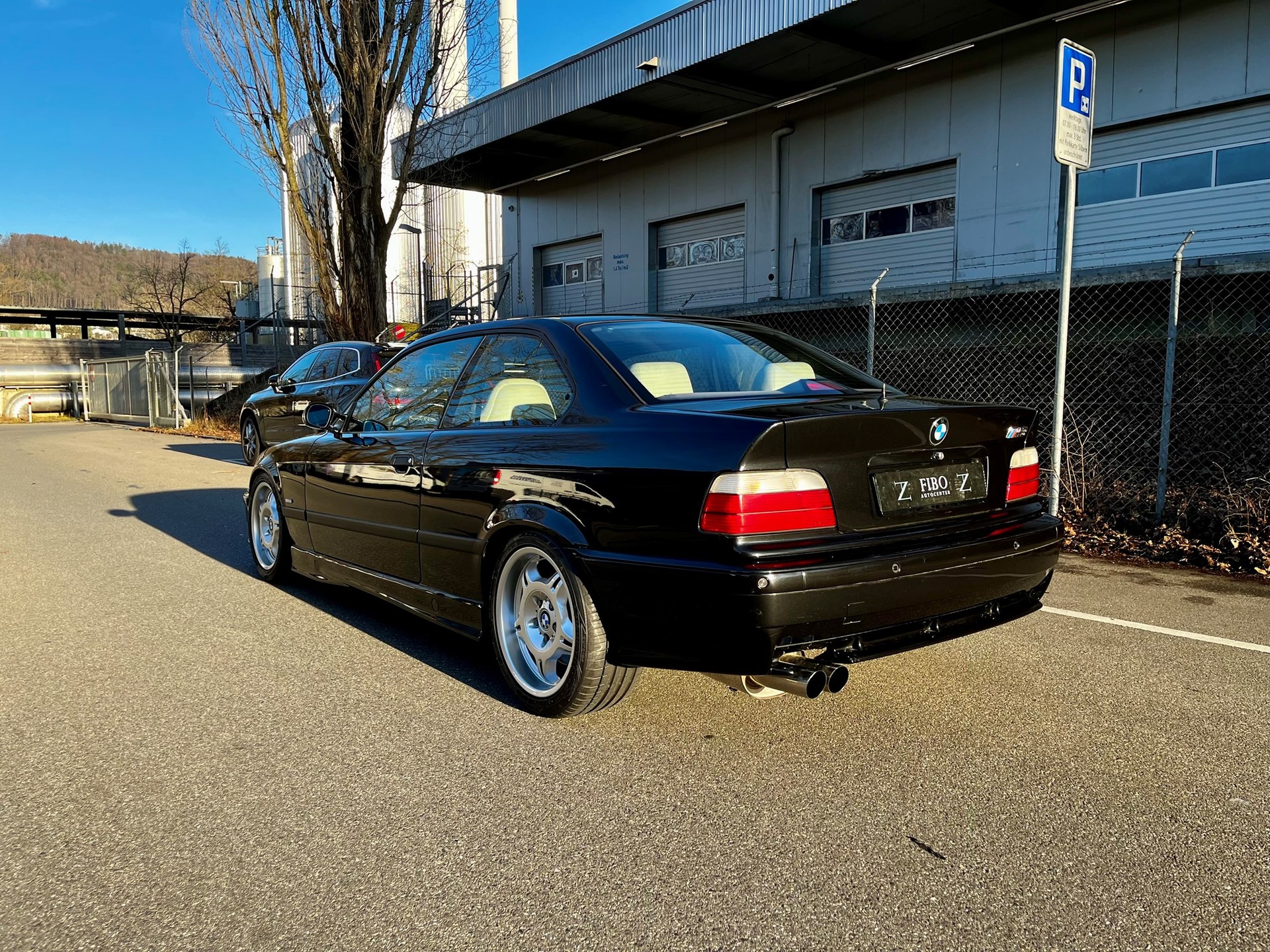 BMW M3-image-4
