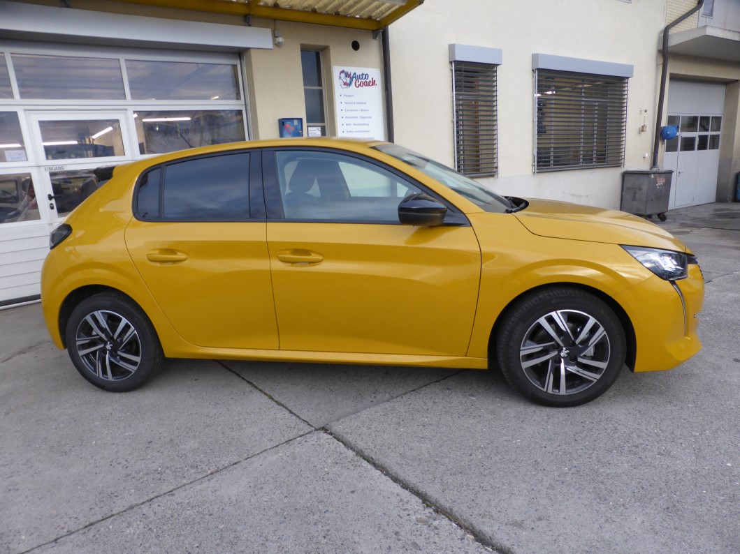 PEUGEOT 208 1.2 PureTech Allure EAT8-image-2
