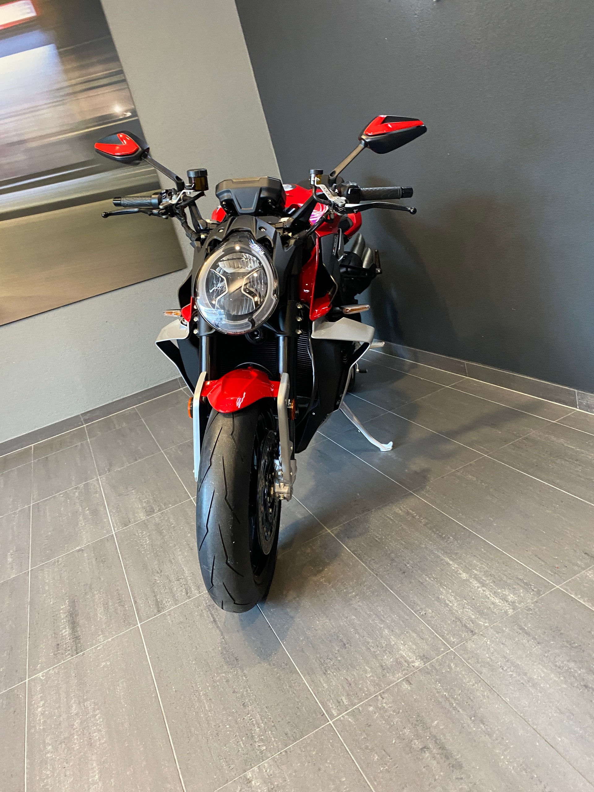 MV AGUSTA Brutale 1000-image-6