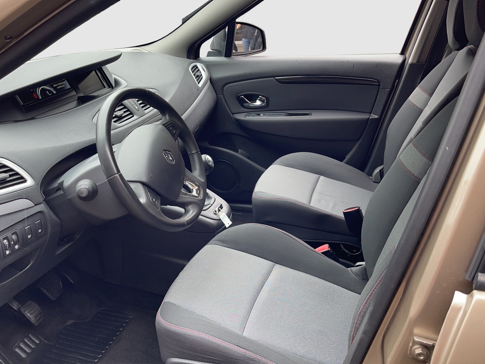 RENAULT Grand Scénic 1.2 16V Turbo Expression-image-8