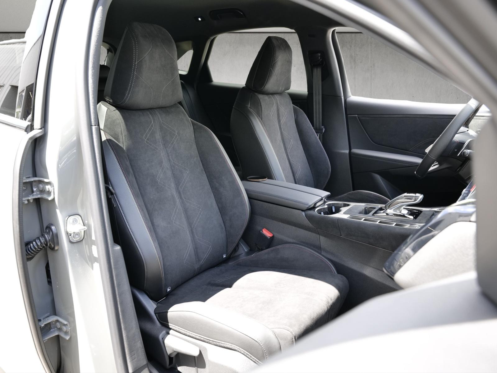 DS AUTOMOBILES 1.6 E-Tense 300 Ligne Noire 4x4-image-10