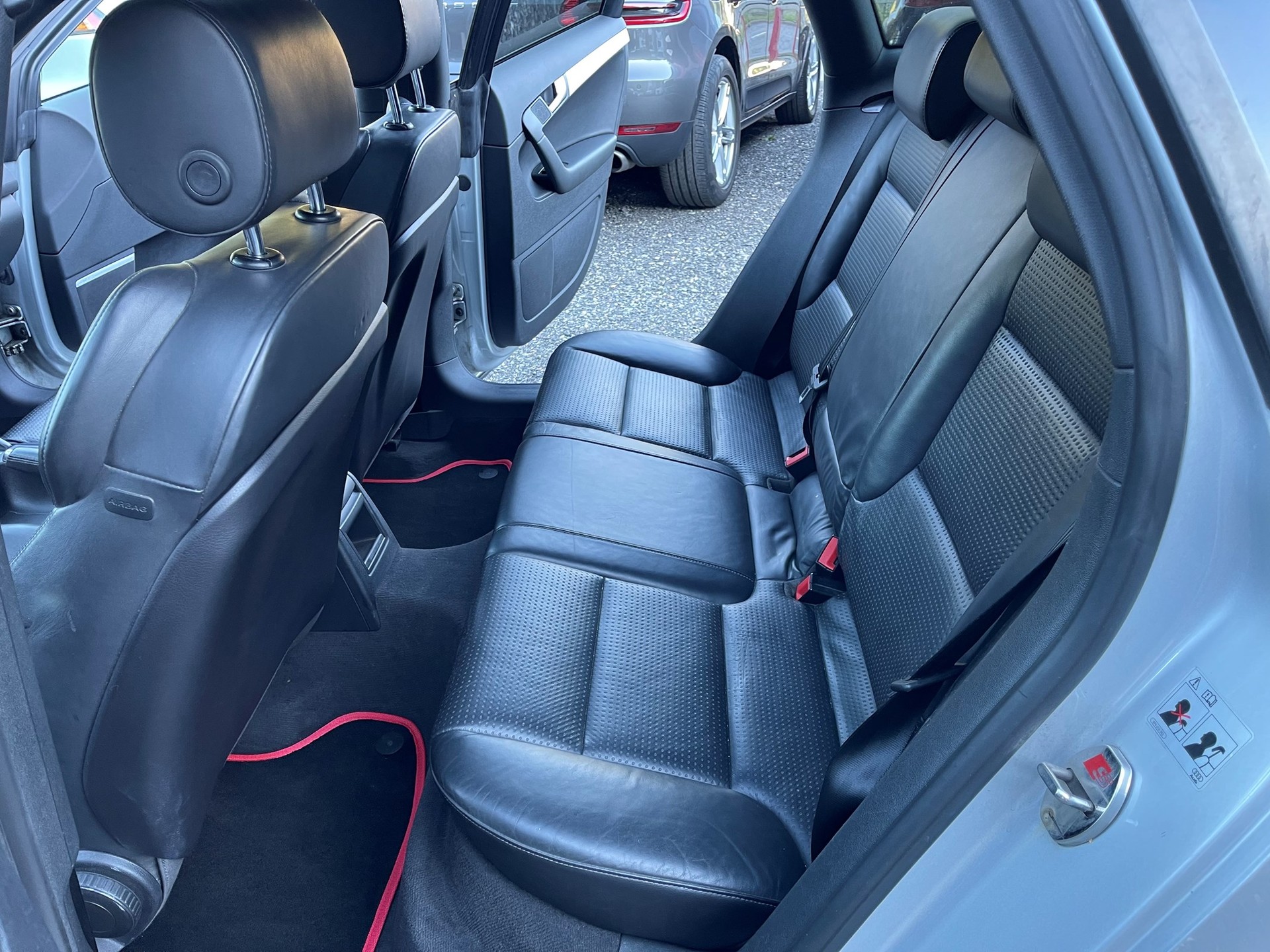 AUDI S3 Sportback 2.0 TFSI quattro-image-11