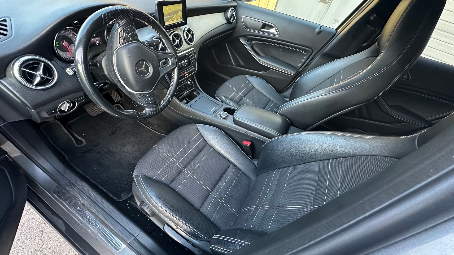 MERCEDES-BENZ GLA 250 Uban 4Matic 7G-DCT-image-7