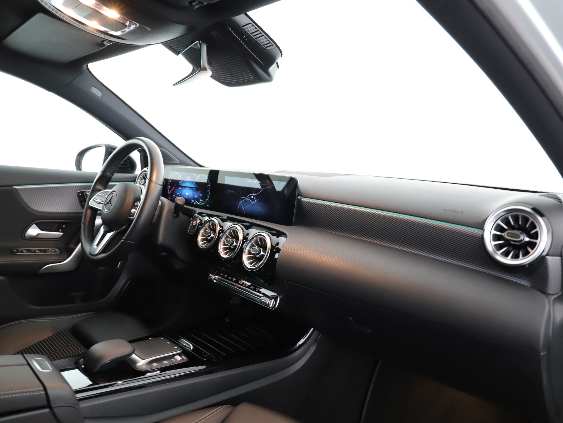 MERCEDES-BENZ A 250e Progressive-image-9
