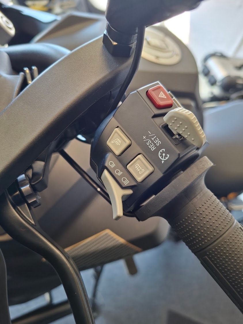 VOGE 900DSX-image-10
