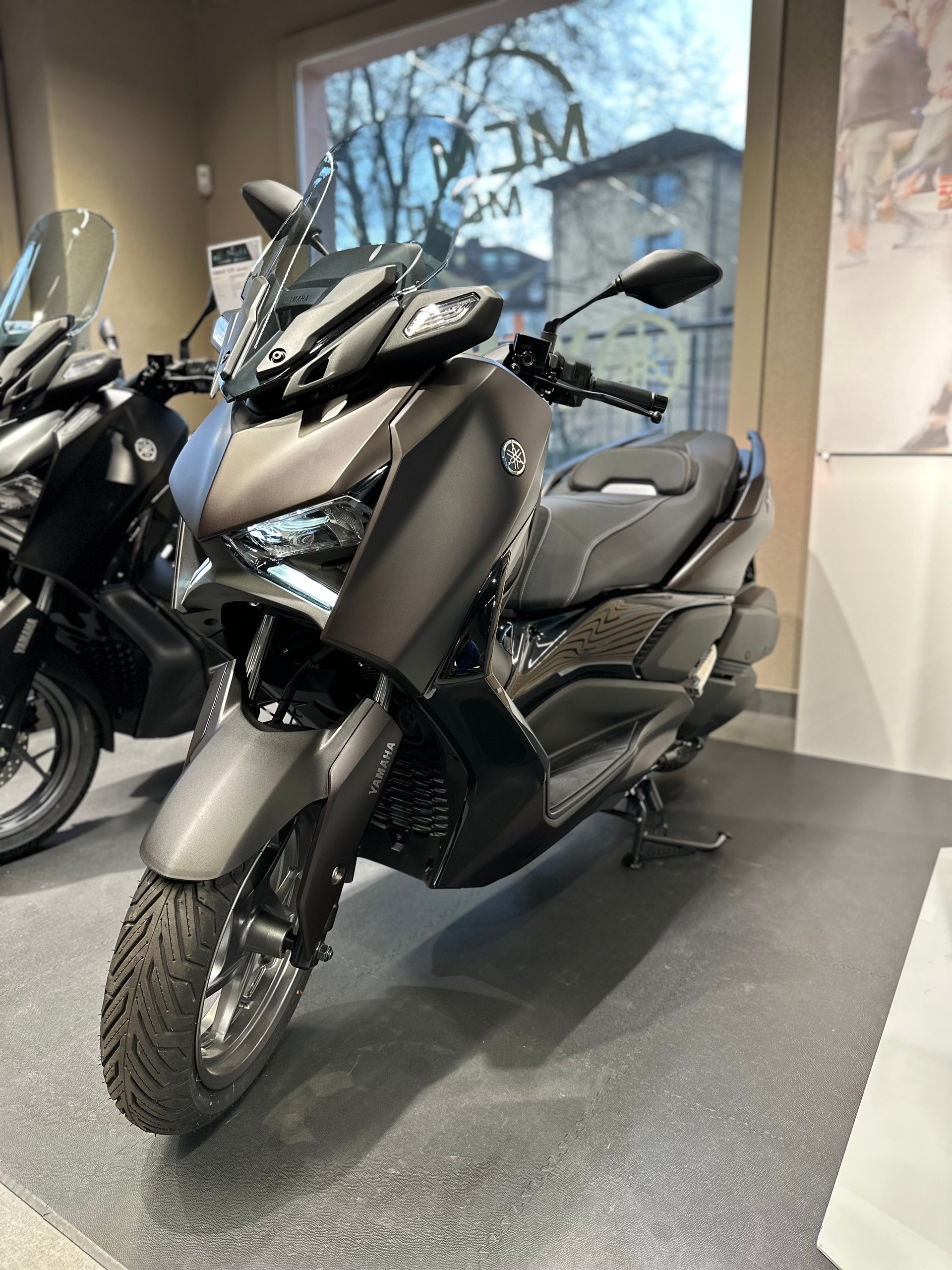 YAMAHA X-Max 300 Tech Max-showroom-element-1