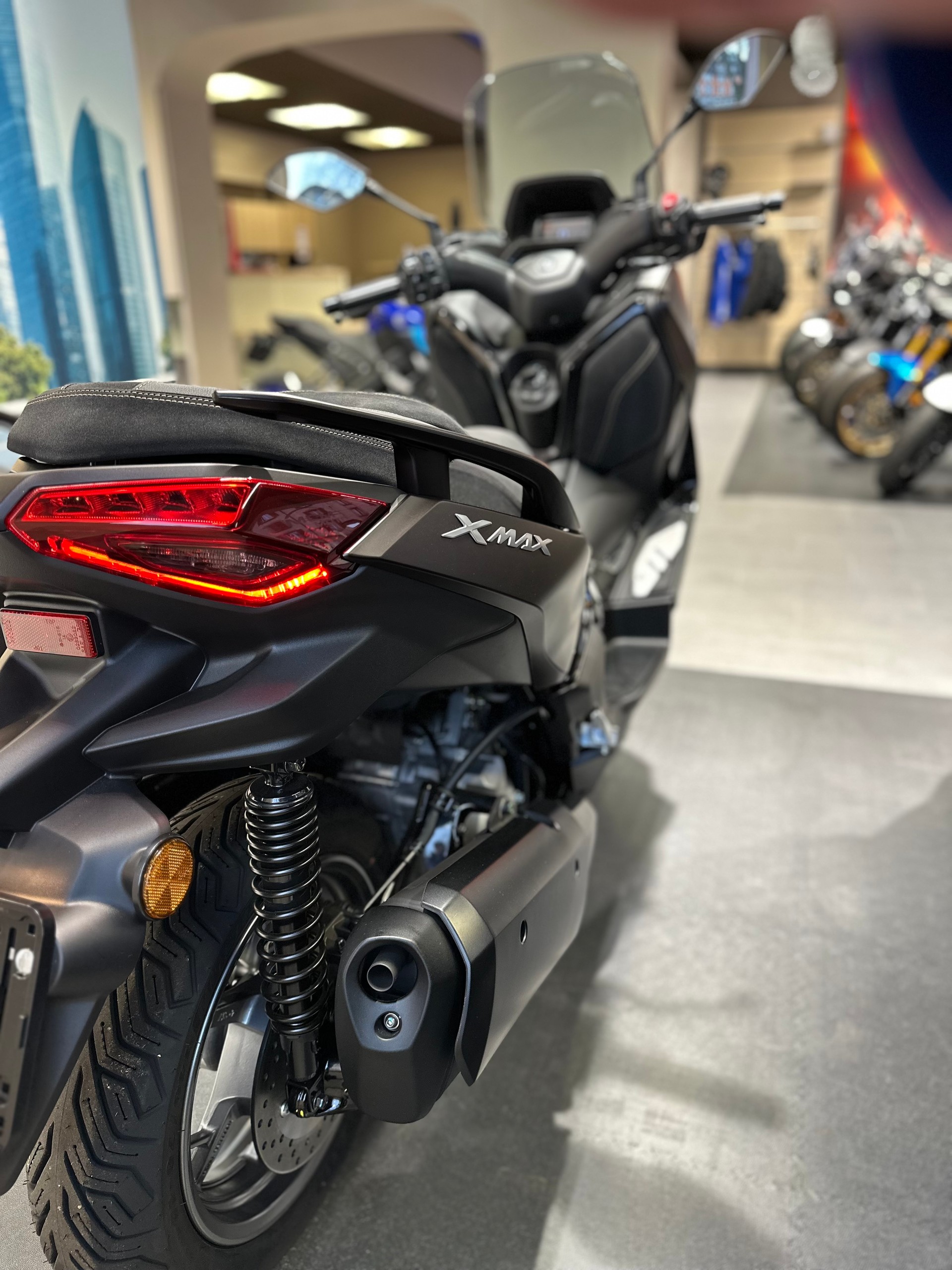 YAMAHA X-Max 300 Tech Max-showroom-element-2