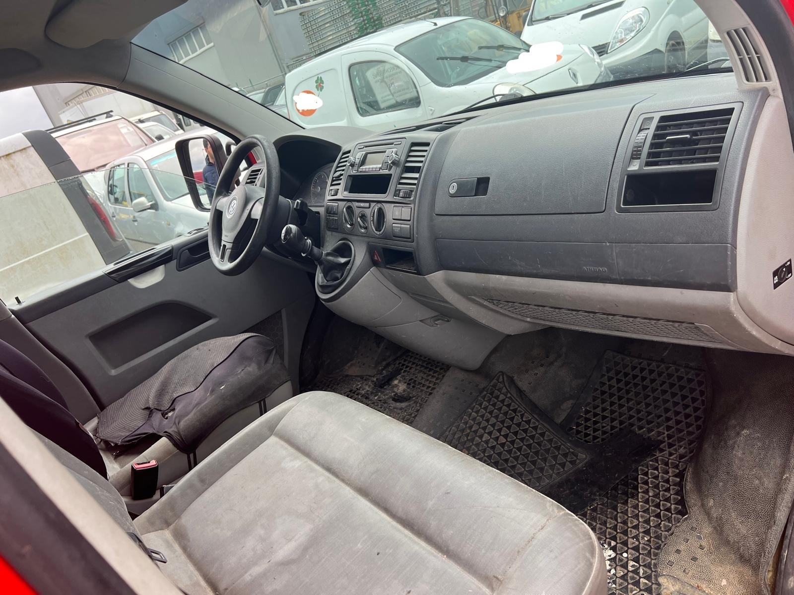 VW T5 2.0 TDI-image-6