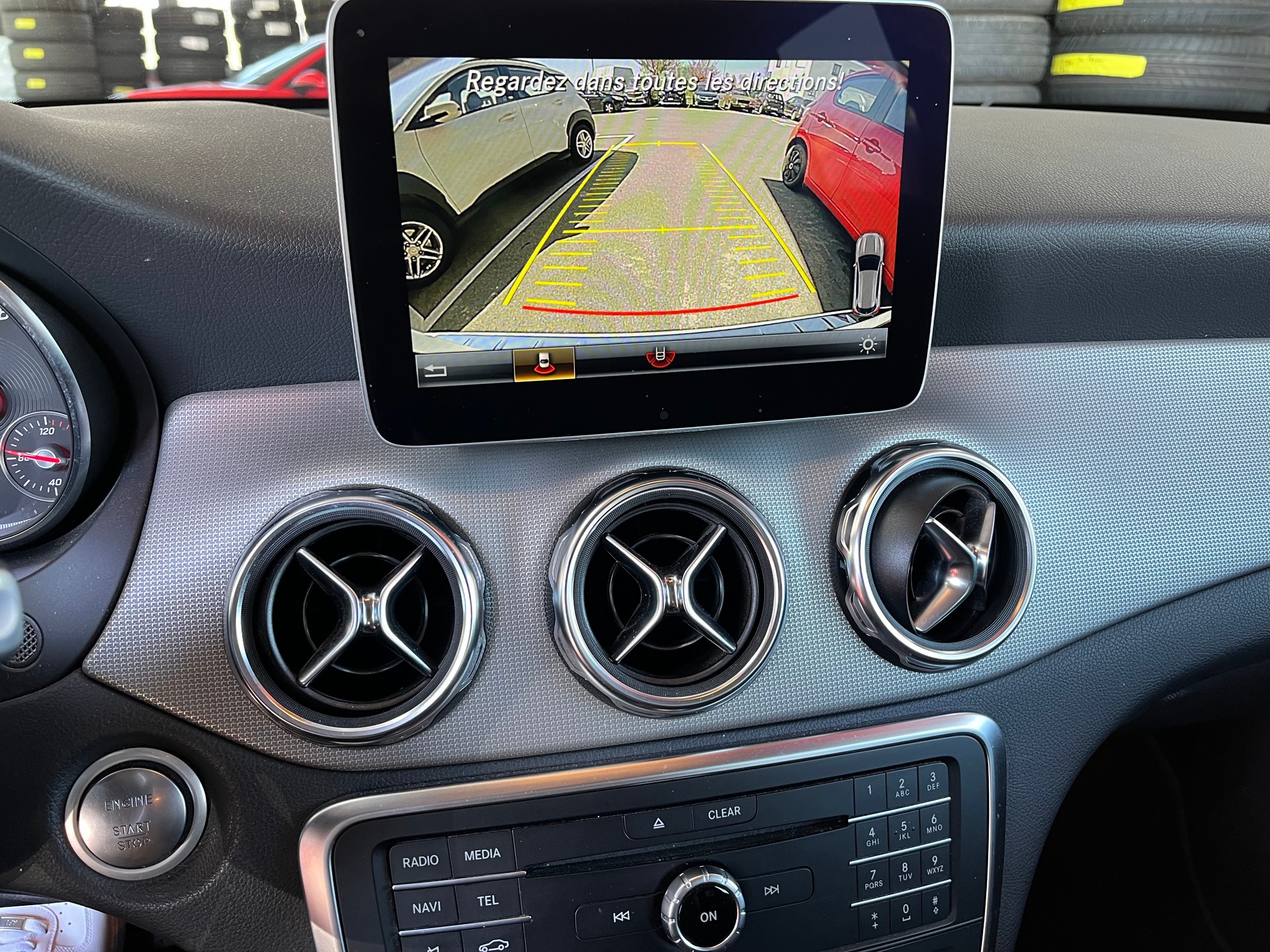 MERCEDES-BENZ GLA 200 Night Star 7G-DCT-image-10