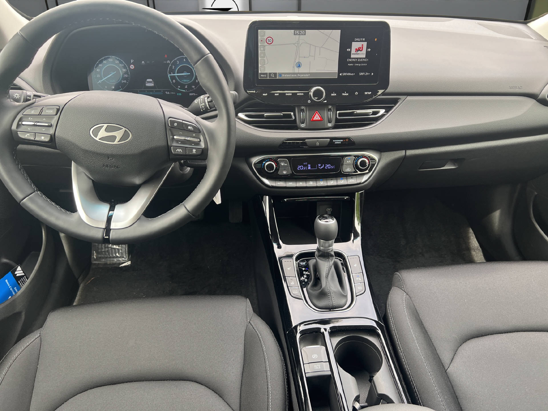 HYUNDAI i30 Wagon 1.0 T-GDi Amplia-image-9