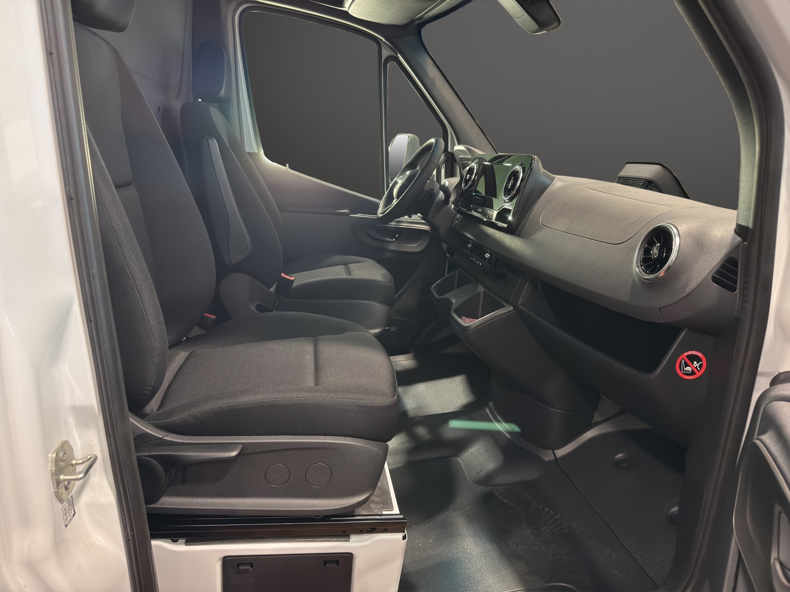MERCEDES-BENZ Sprinter 317 CDI Lang 9G-TRONIC-image-9